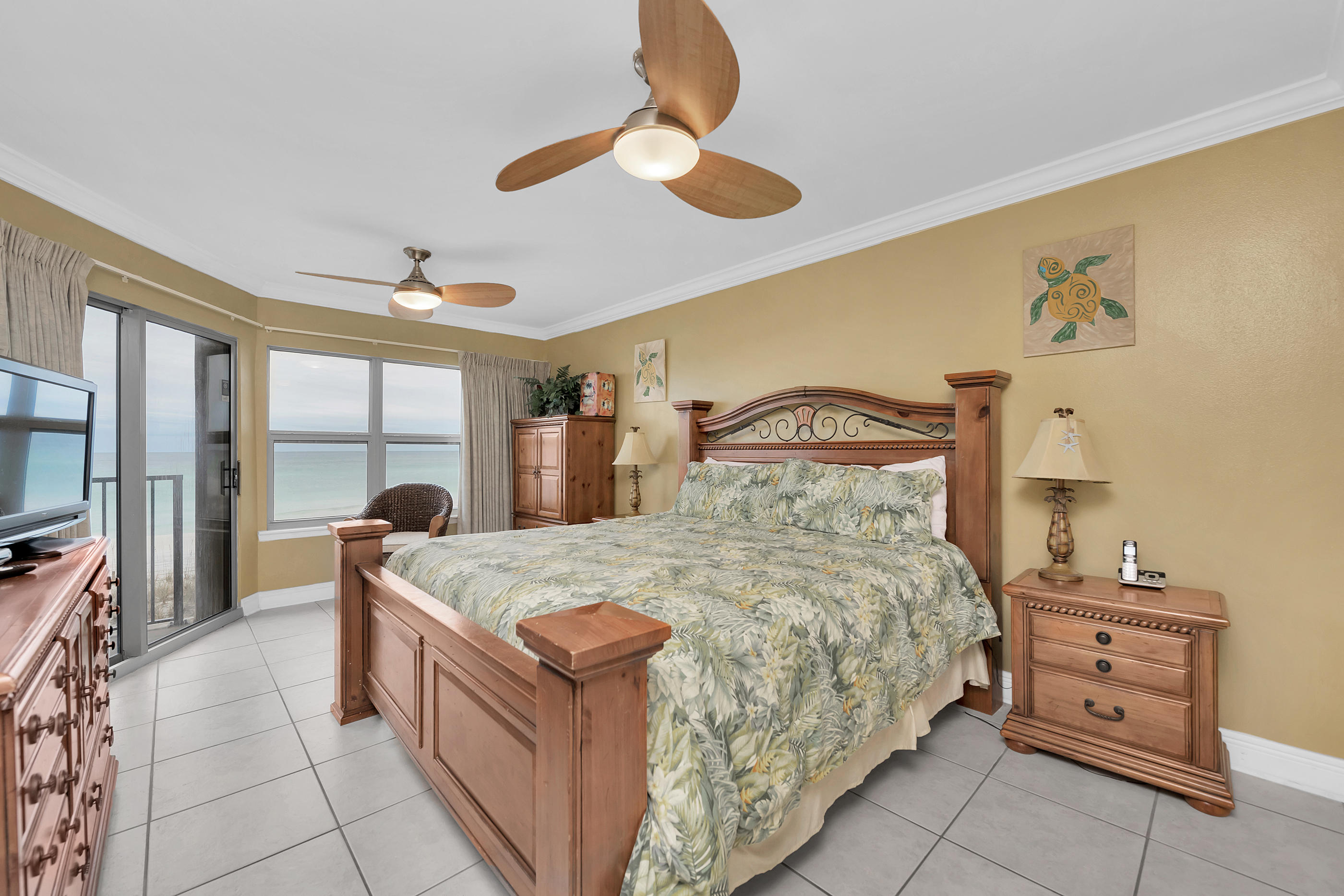 EMERALD TOWERS WEST CONDO - Residential