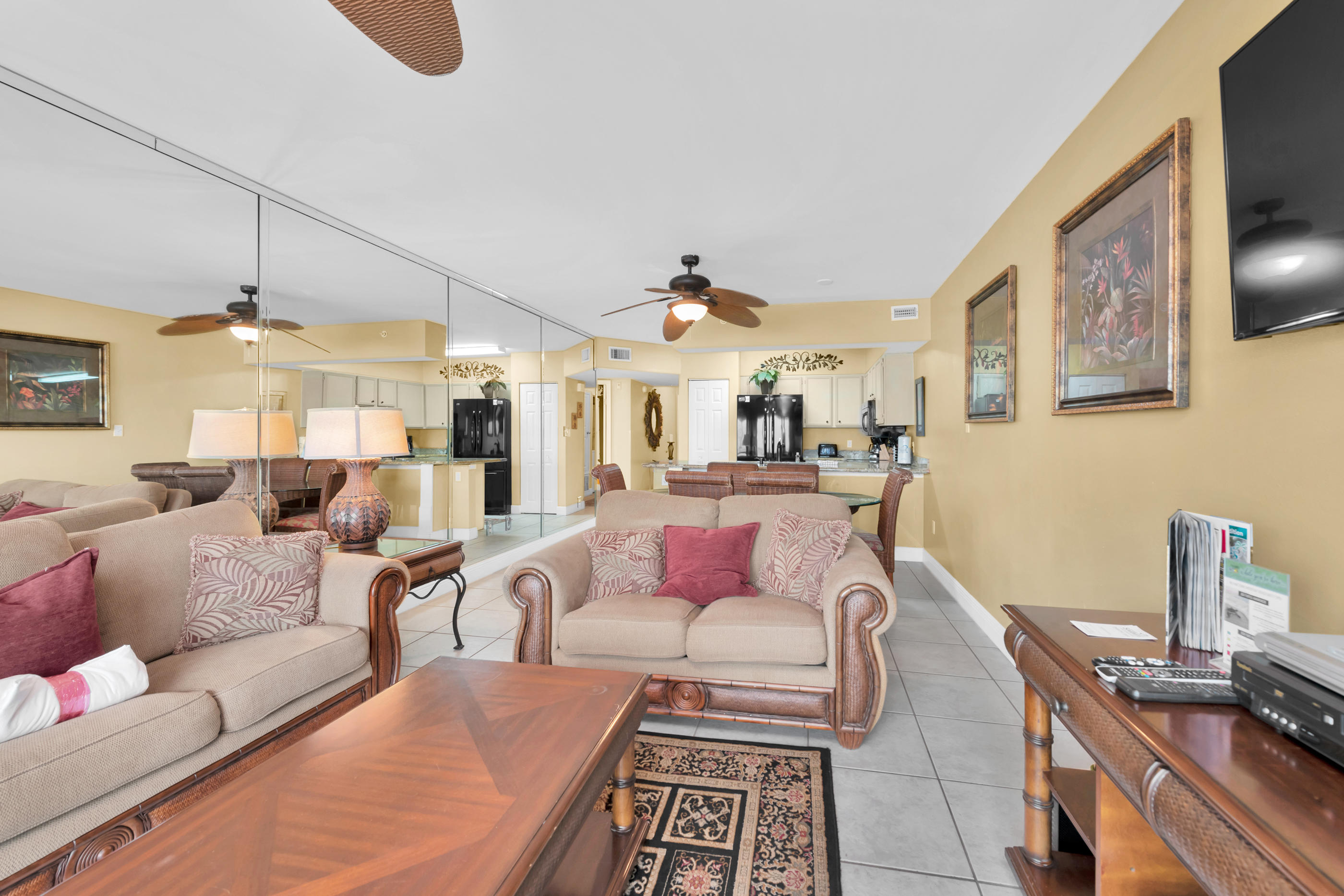 EMERALD TOWERS WEST CONDO - Residential