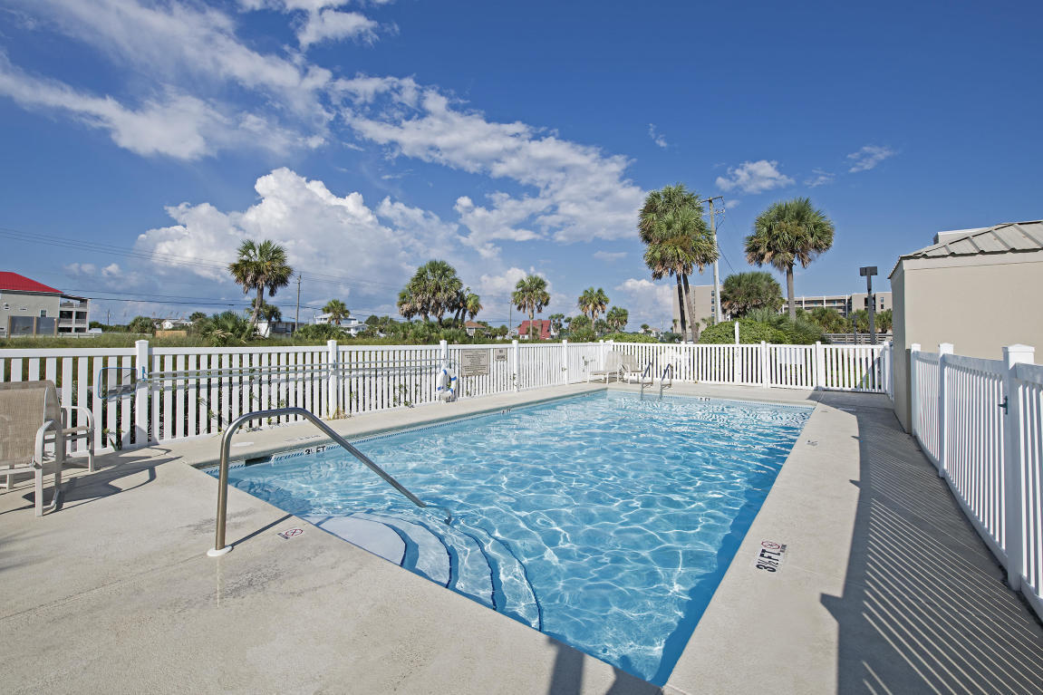 EMERALD TOWERS WEST CONDO - Residential