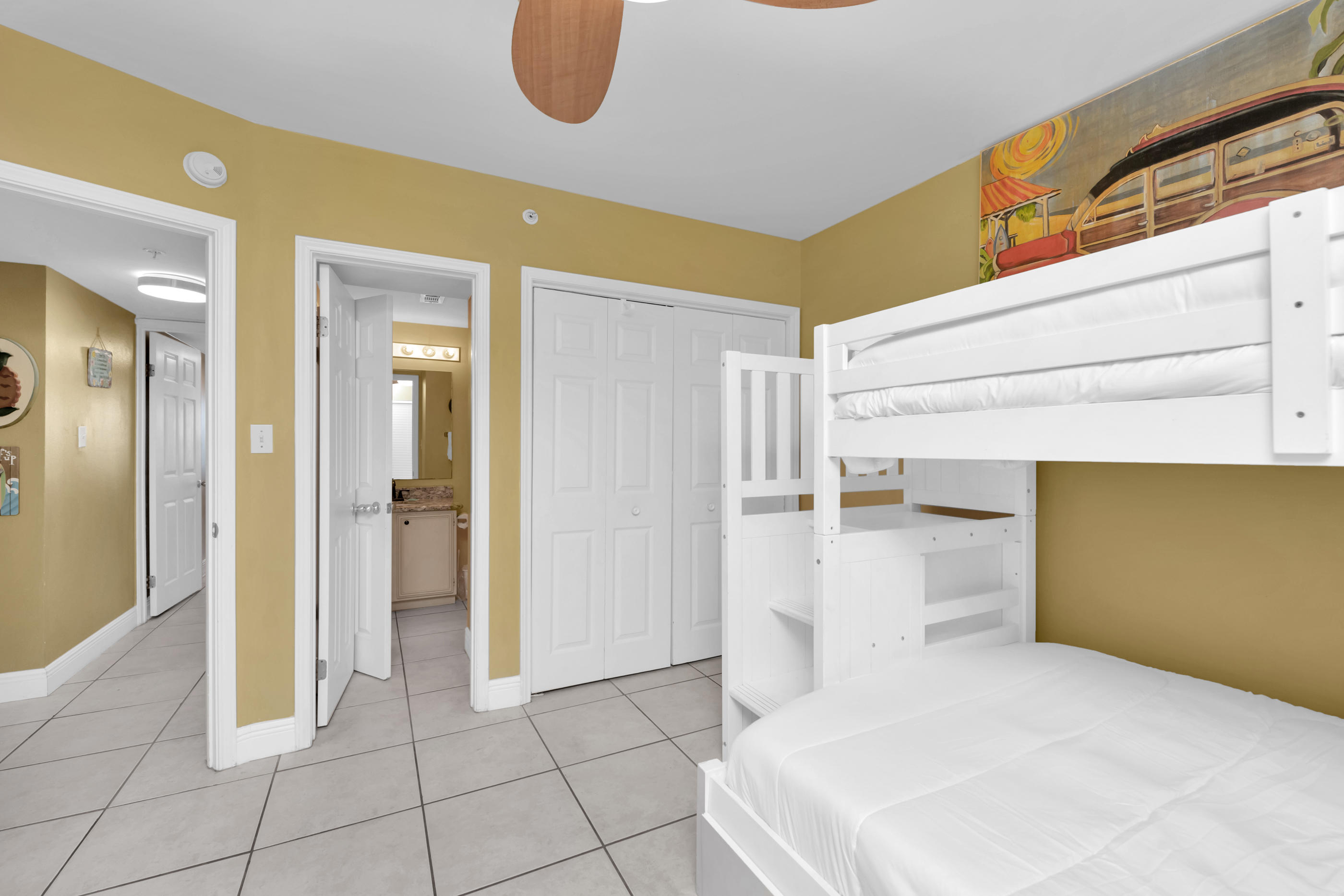 EMERALD TOWERS WEST CONDO - Residential