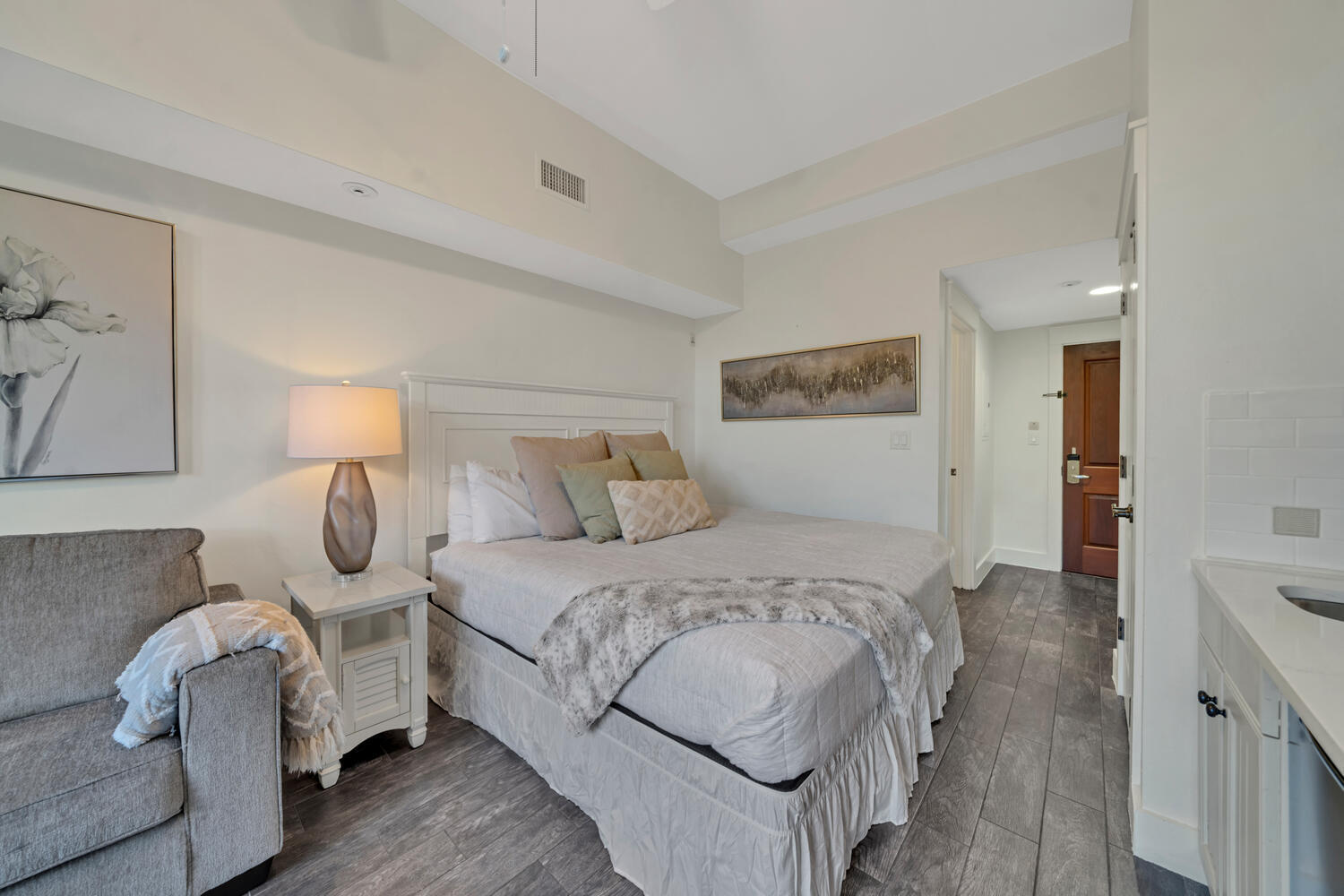 PILOT HOUSE - Residential