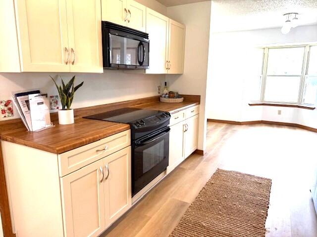 FOX DEN VILLAGES - Residential