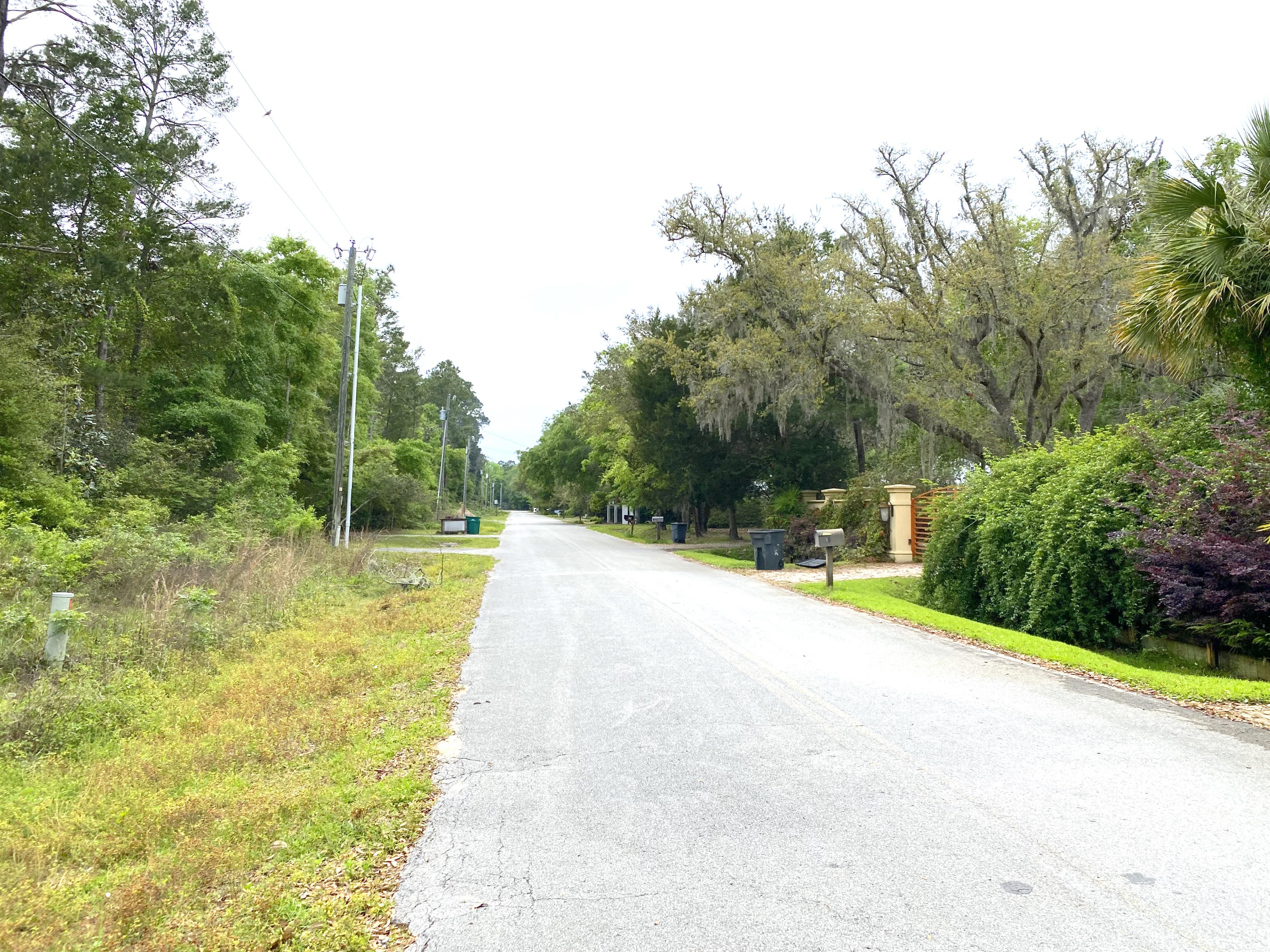 DAUGHETTES AMENDED - Land