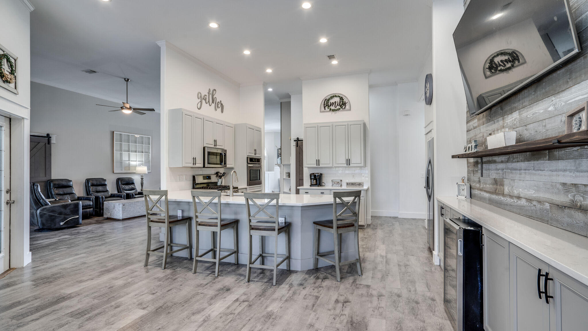 EMERALD BAY PH 1A - Residential