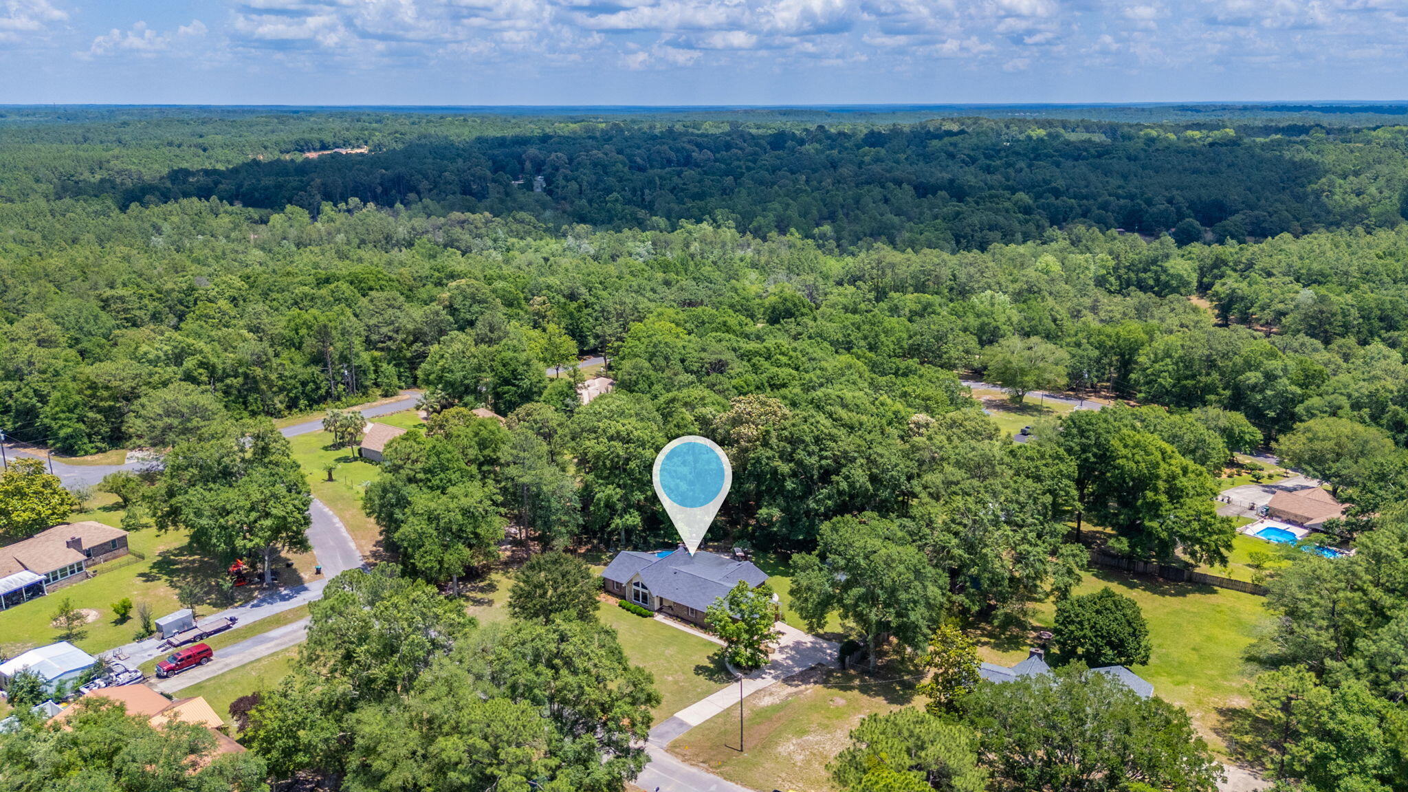 Crestview Suburb 231000.00 - Residential