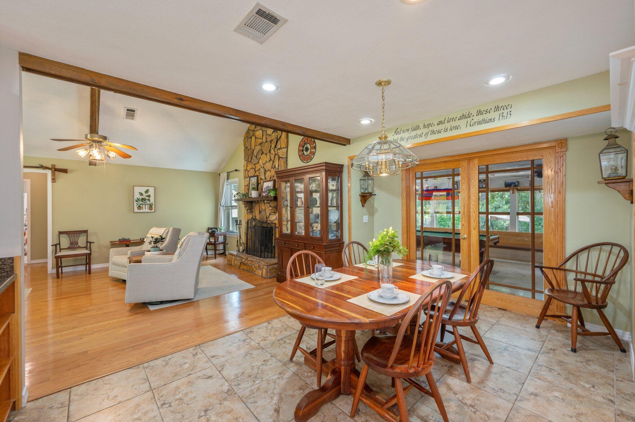 Crestview Suburb 231000.00 - Residential