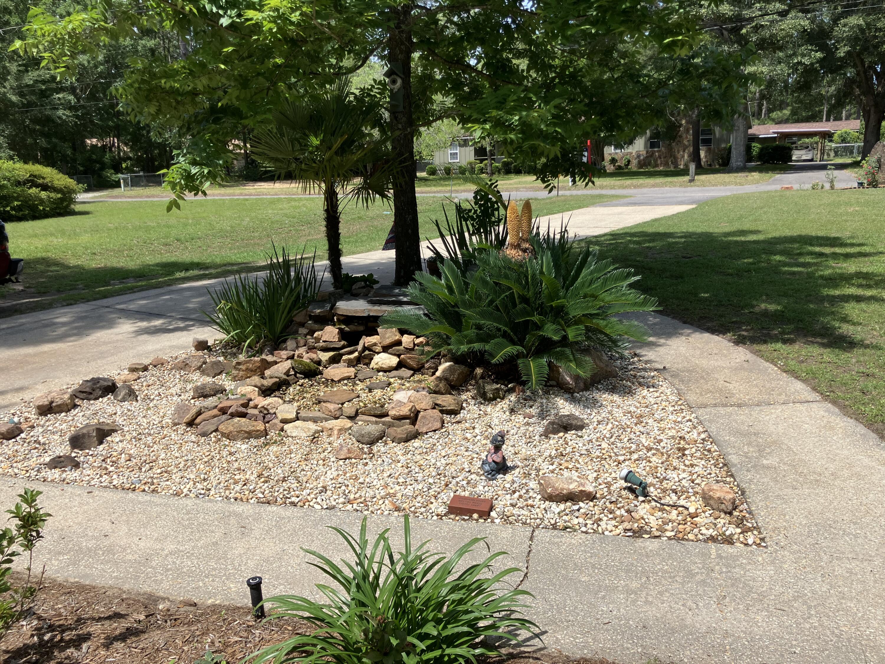 Crestview Suburb 231000.00 - Residential