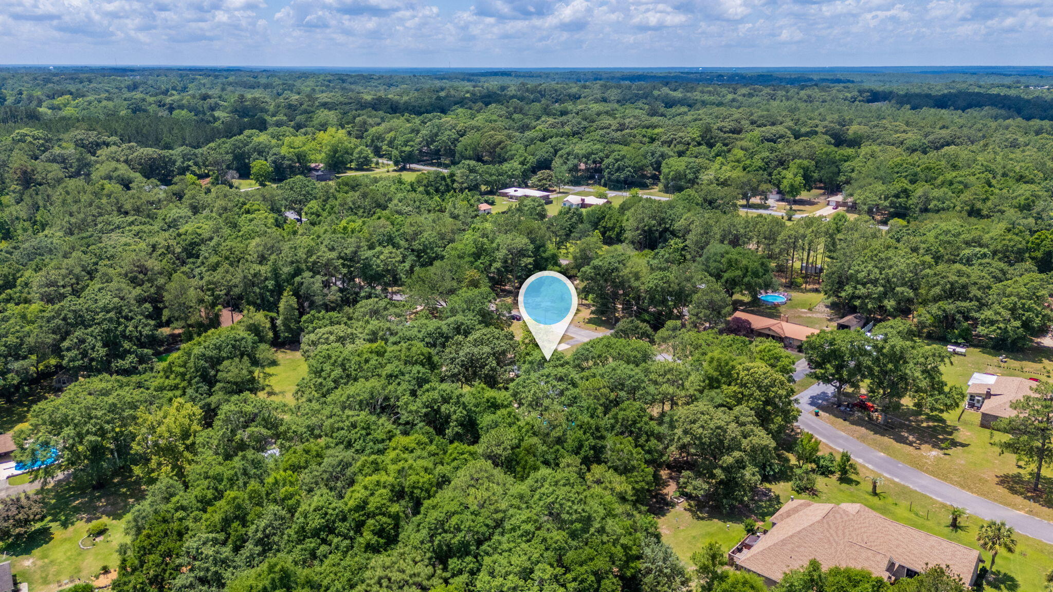Crestview Suburb 231000.00 - Residential