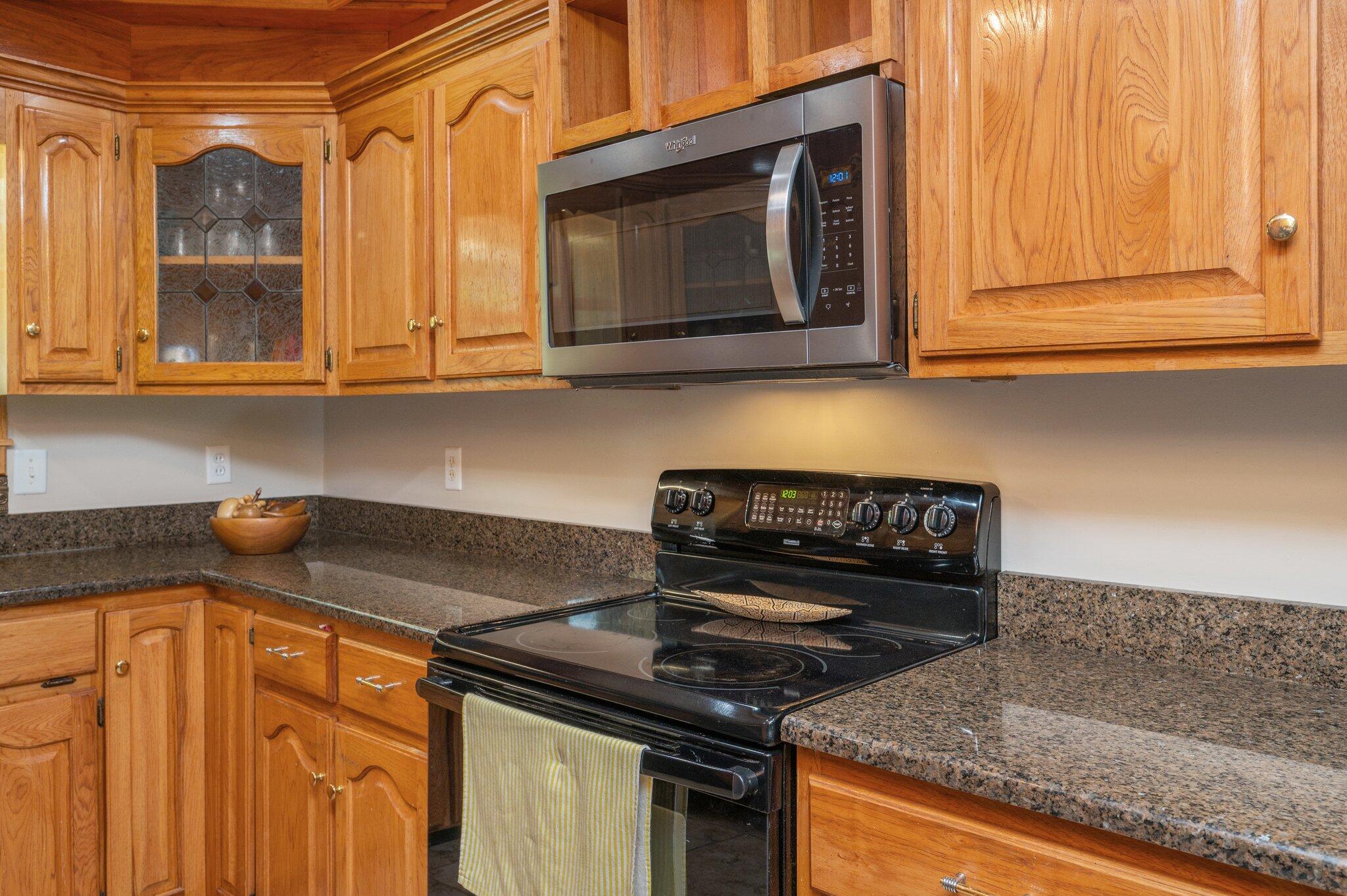 Crestview Suburb 231000.00 - Residential