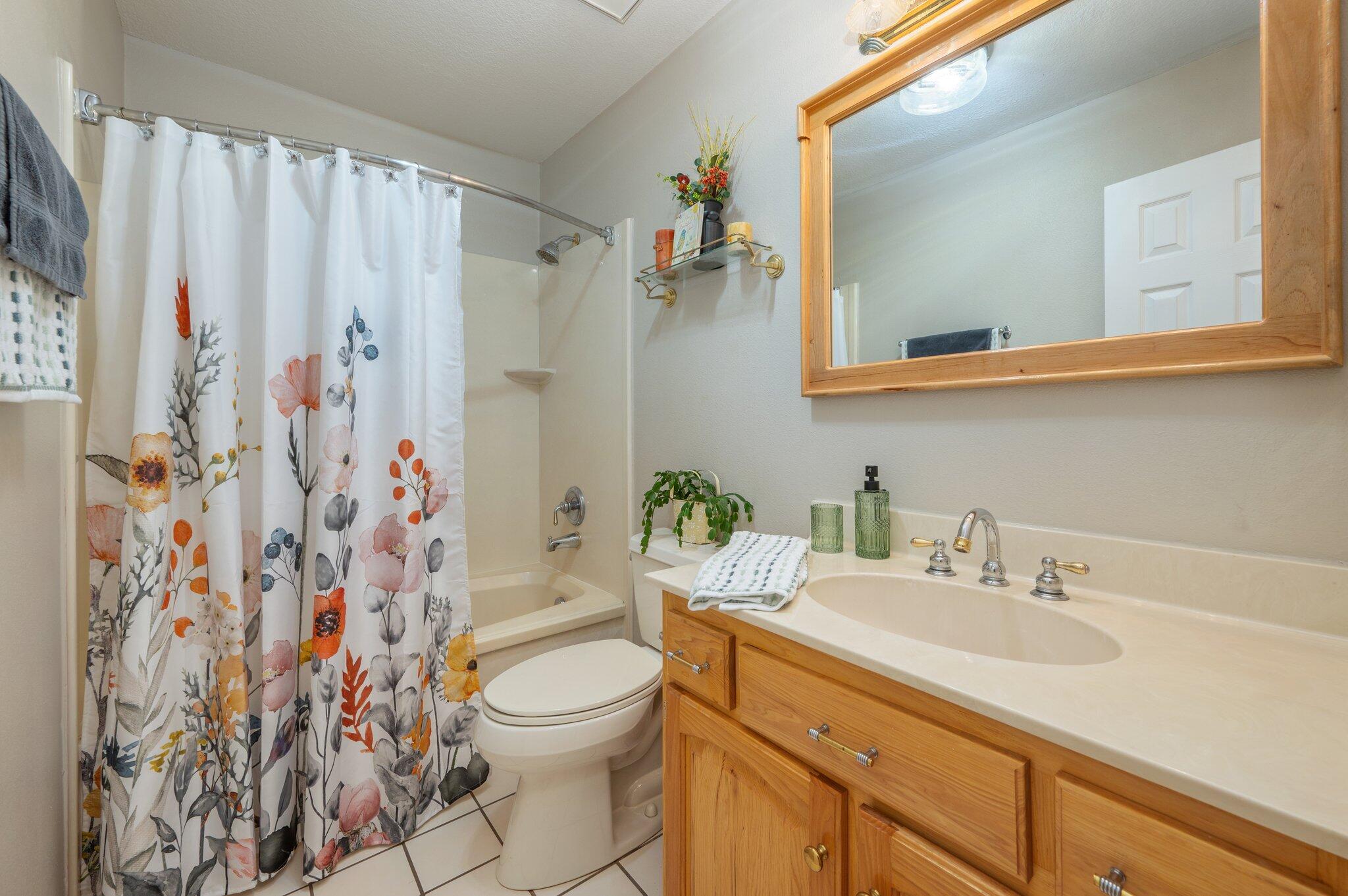 Crestview Suburb 231000.00 - Residential