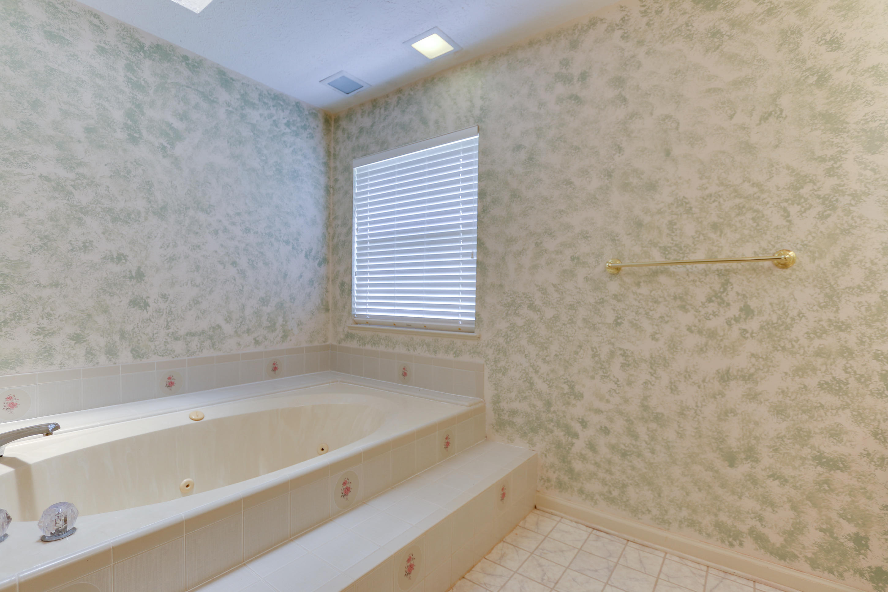 BAYWOOD SHORE ESTATES UNIT 5 - Residential