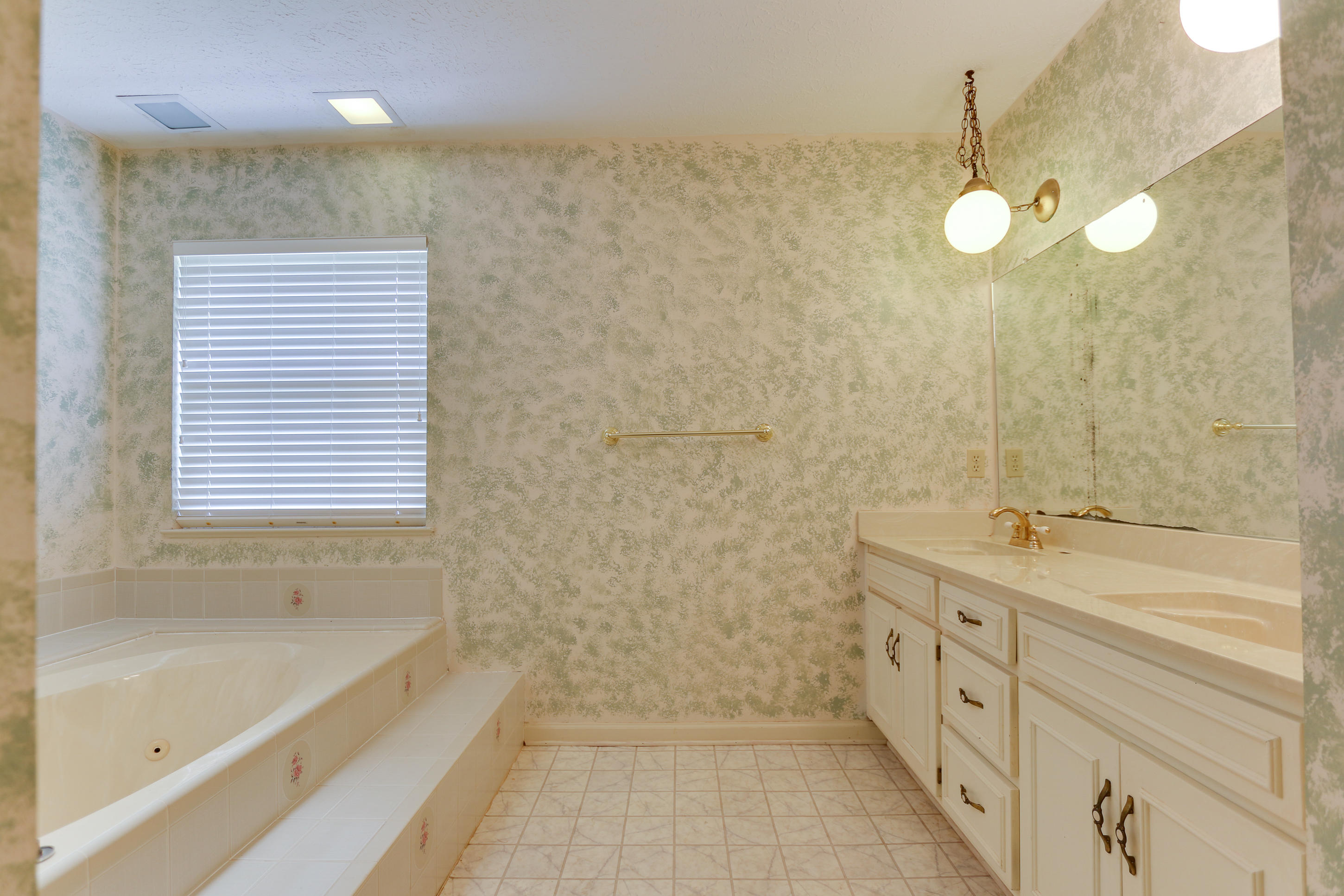 BAYWOOD SHORE ESTATES UNIT 5 - Residential