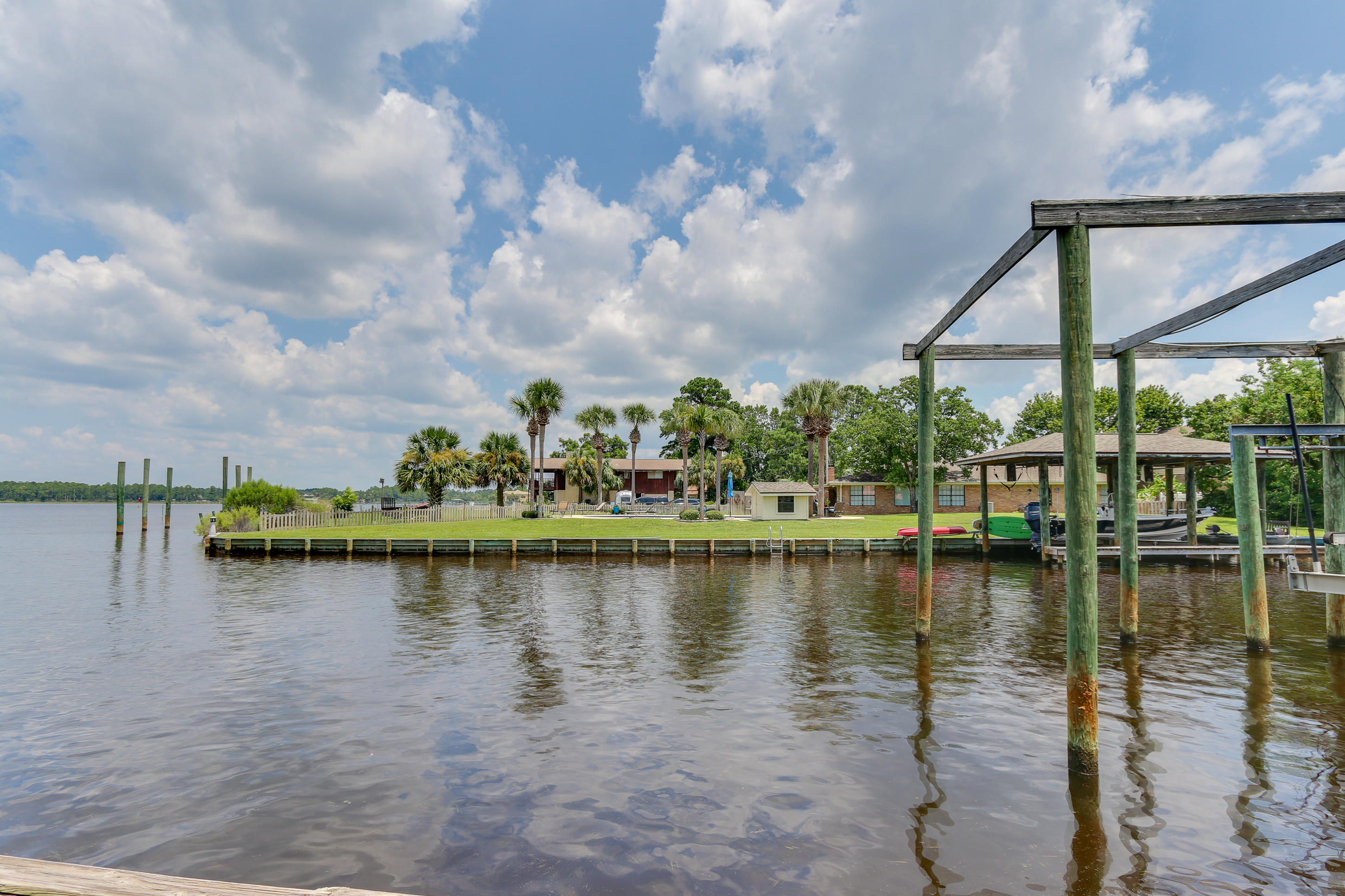 BAYWOOD SHORE ESTATES UNIT 5 - Residential
