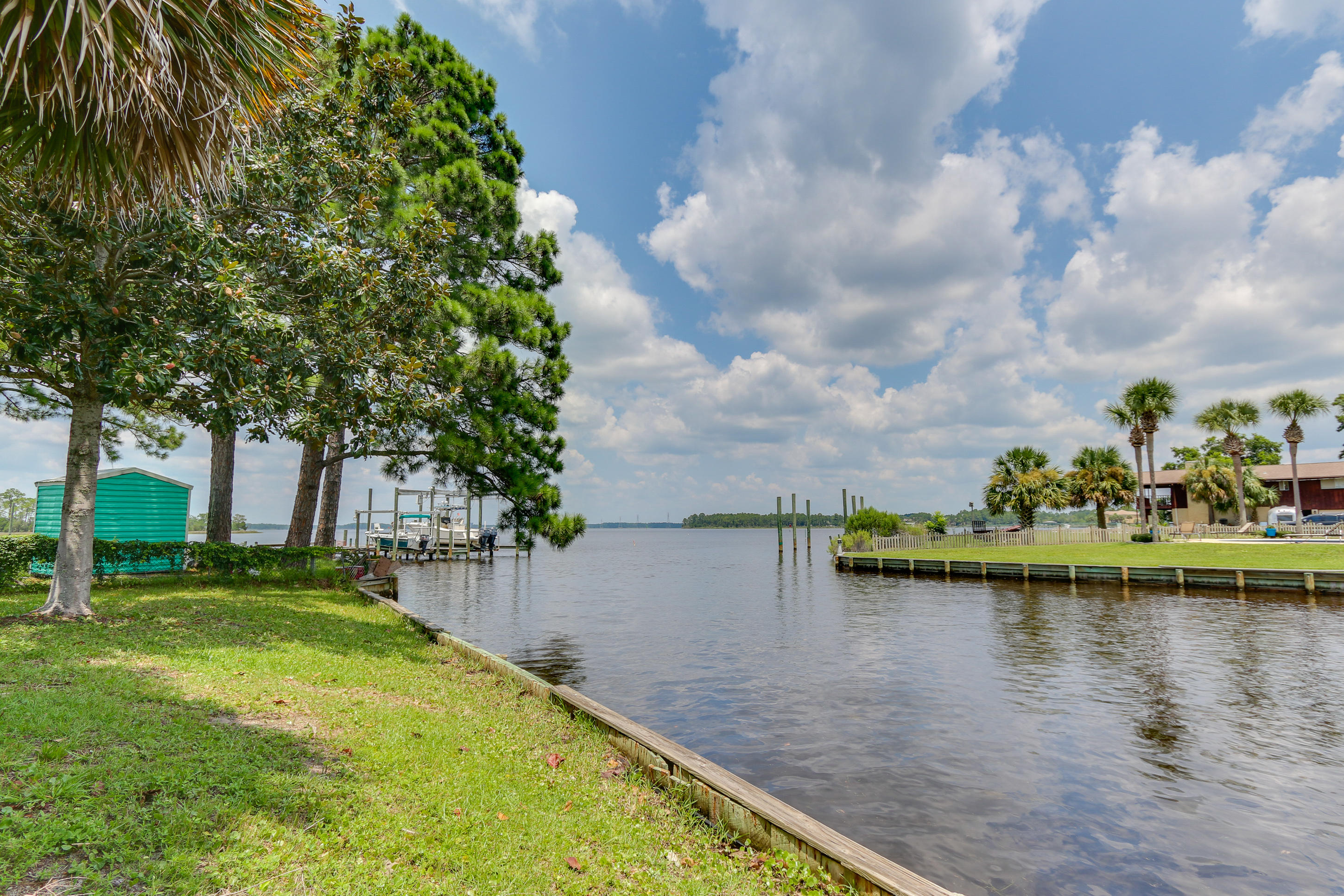 BAYWOOD SHORE ESTATES UNIT 5 - Residential