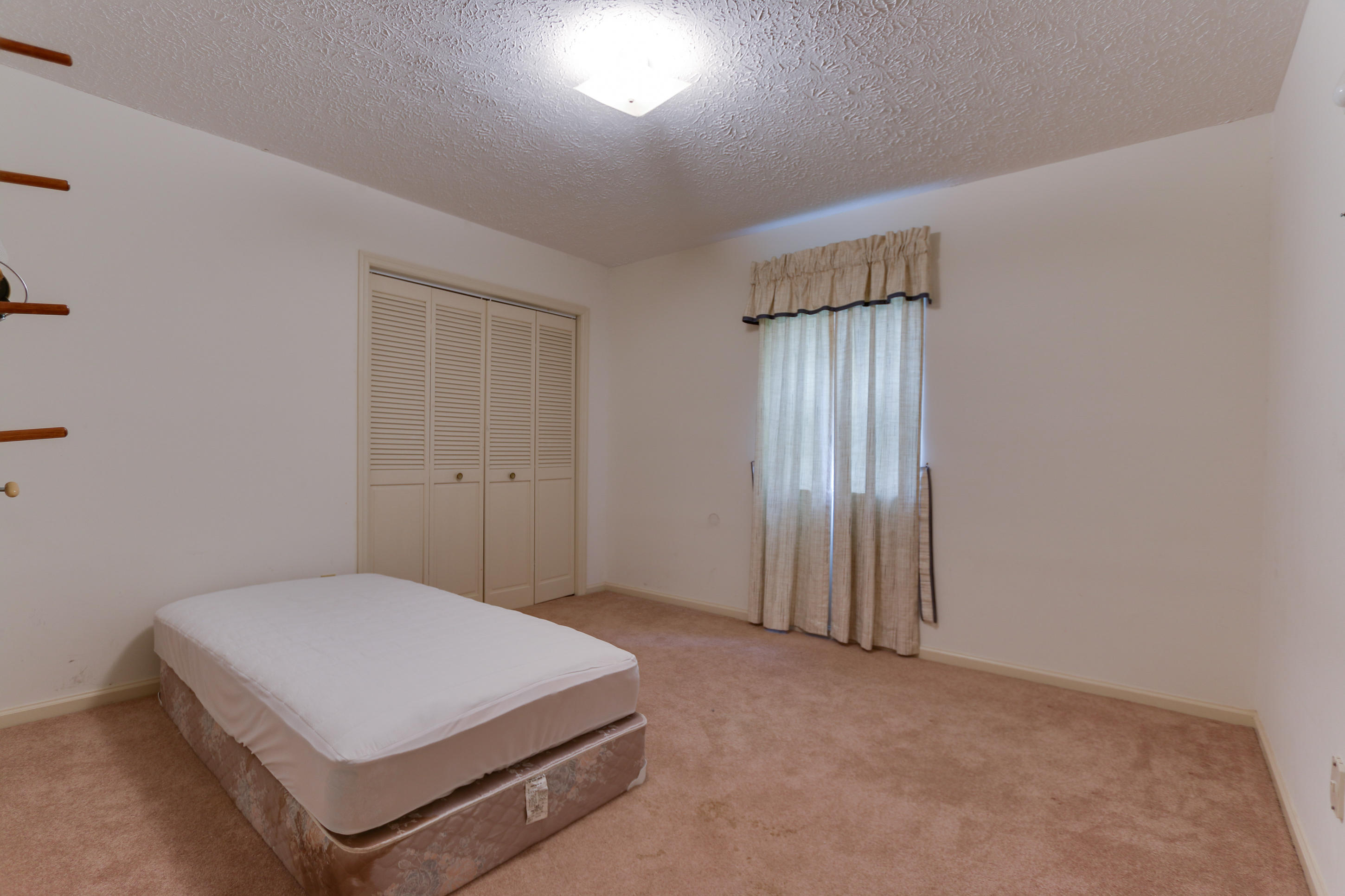 BAYWOOD SHORE ESTATES UNIT 5 - Residential
