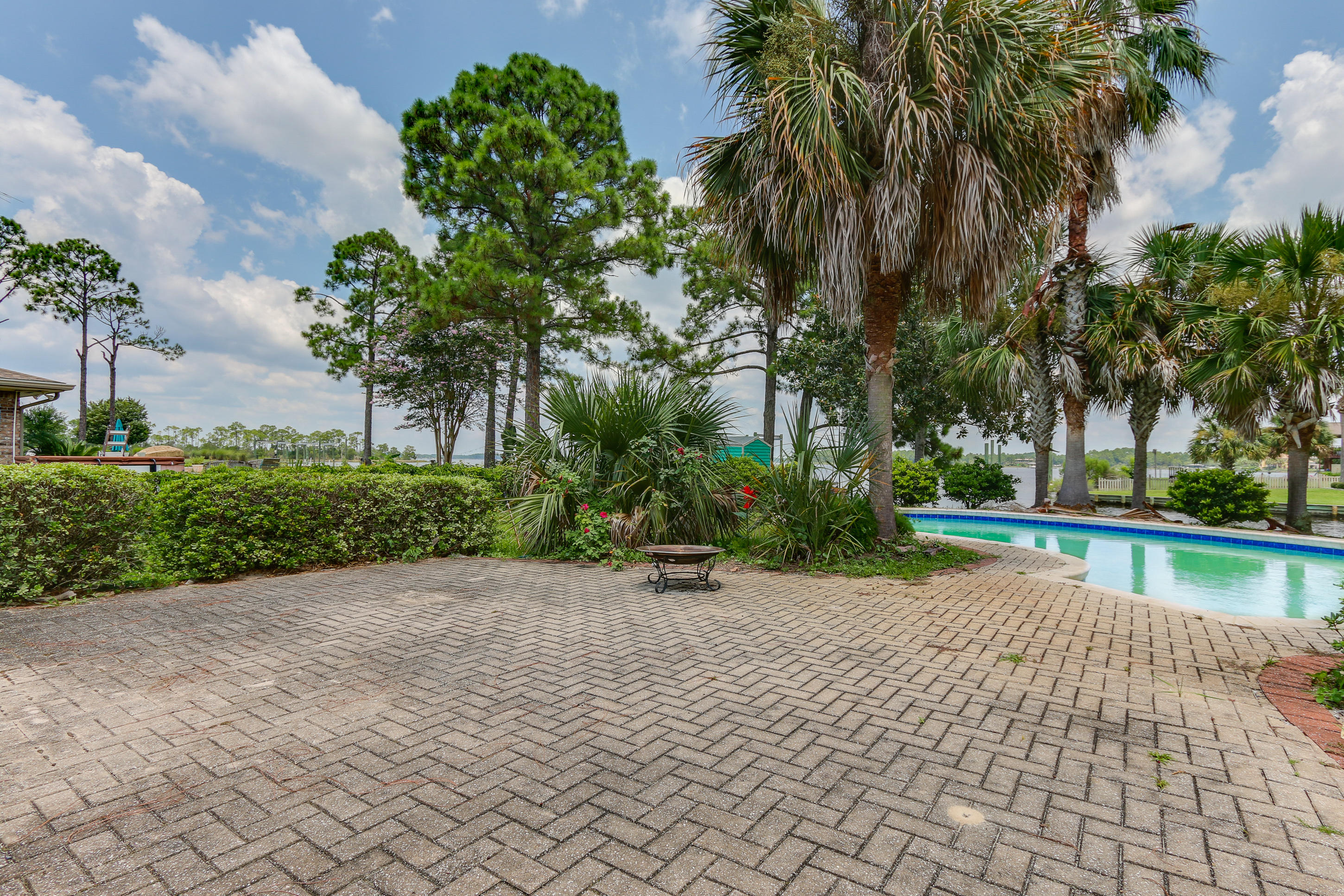 BAYWOOD SHORE ESTATES UNIT 5 - Residential