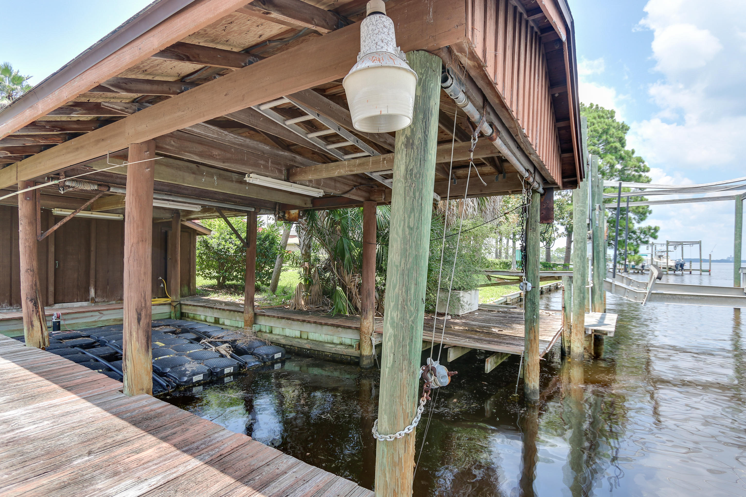 BAYWOOD SHORE ESTATES UNIT 5 - Residential