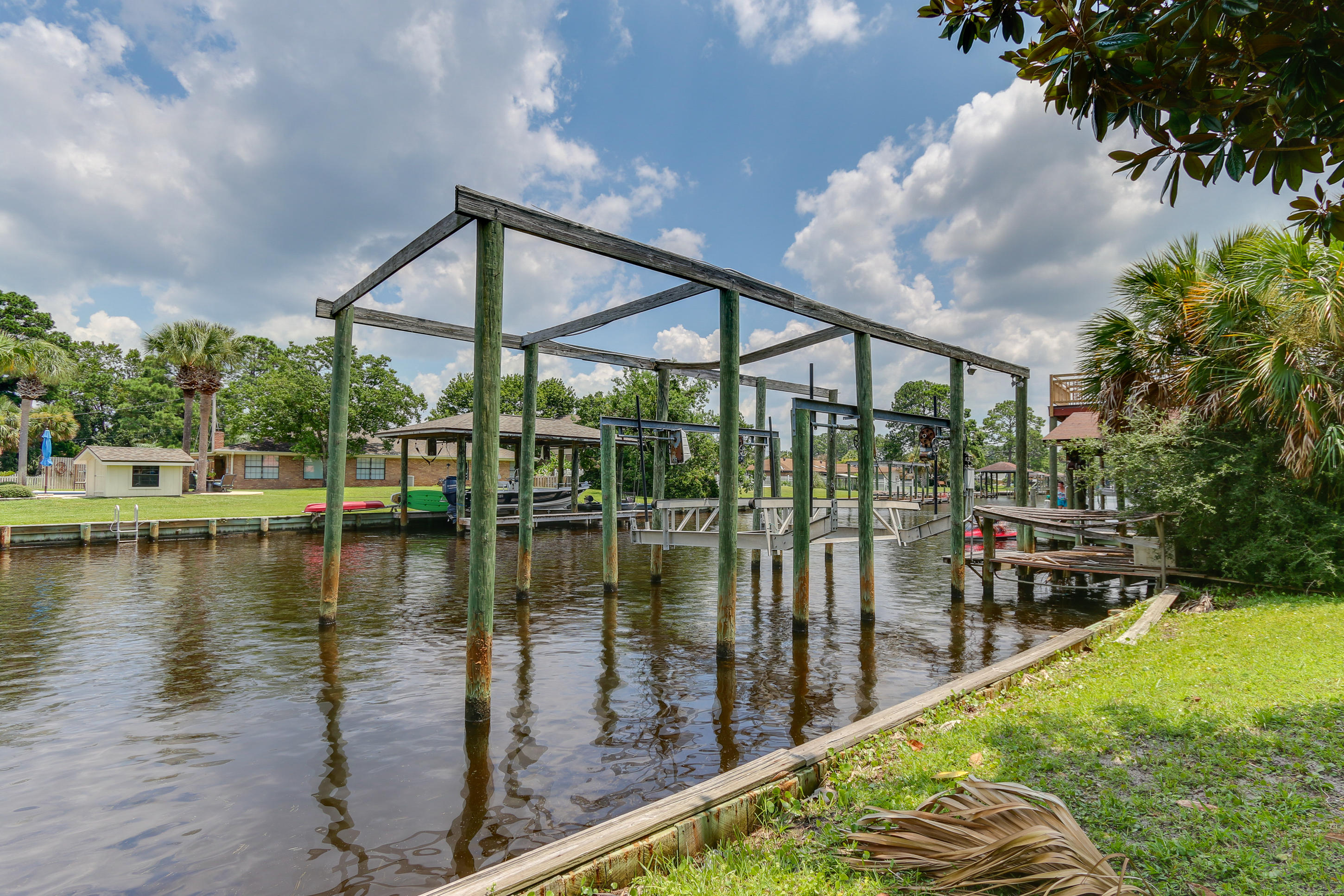BAYWOOD SHORE ESTATES UNIT 5 - Residential