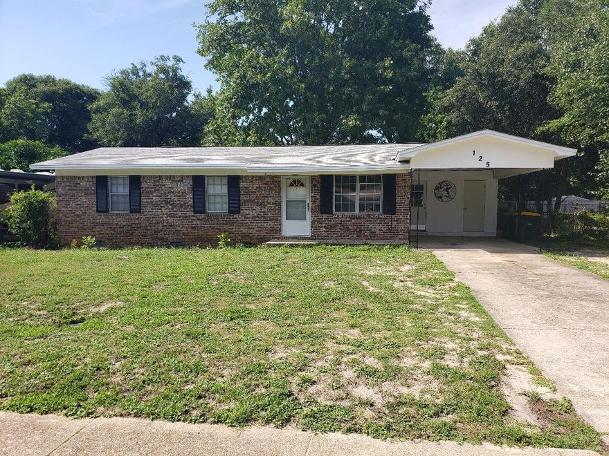 Terrific, cozy home! Rental? Perfect location and convenient to Eglin and Hurlburt. Hardwood floors throughout, screened-in back porch, nice sized yard with storage shed. Seller to pay for one year home warranty AND $5,000 for kitchen upgrades at closing. Come see this and grab it before it's gone!