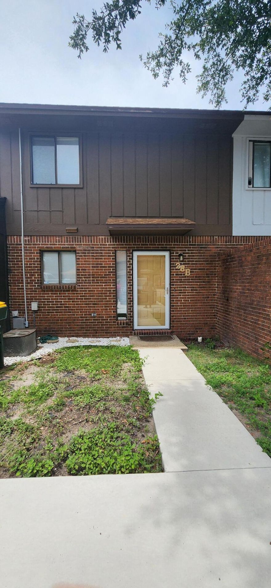 Discover the perfect blend of comfort and convenience with this inviting 2-bedroom, 1.5-bathroom townhome. Great location in midtown neighborhood, this newly renovated home home offers a brand-new kitchen with all new cabinets, refrigerator and dishwasher. Enjoy the fresh look of new LVP flooring throughout the main areas, complemented by cozy carpet on the stairs and in the bedrooms.The large private, fenced backyard offers outdoor an retreat, ideal for relaxation or entertaining. Washer/Dryer Hookup available. Please note, this home maintains a pet-free and smoke-free environment, ensuring a fresh and healthy living space.Don't miss your chance to make this charming townhome your new address!