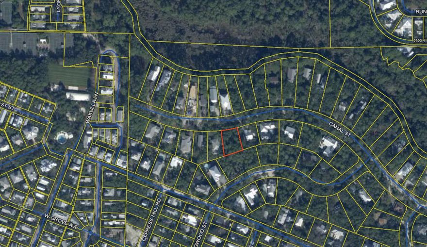 Large, flat and dry lot in Old Seagrove.