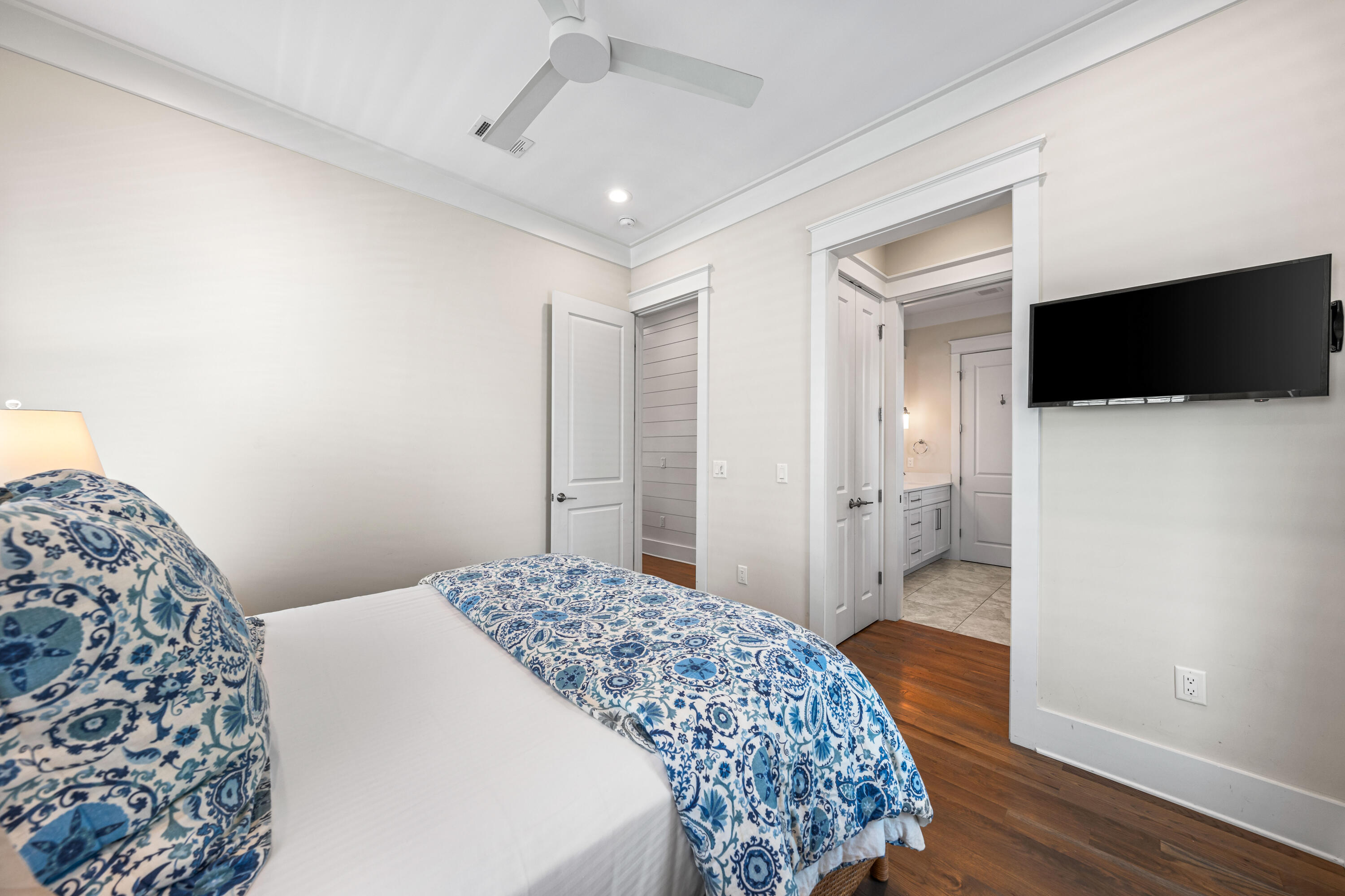 LAKESIDE AT BLUE MOUNTAIN BEACH - Residential
