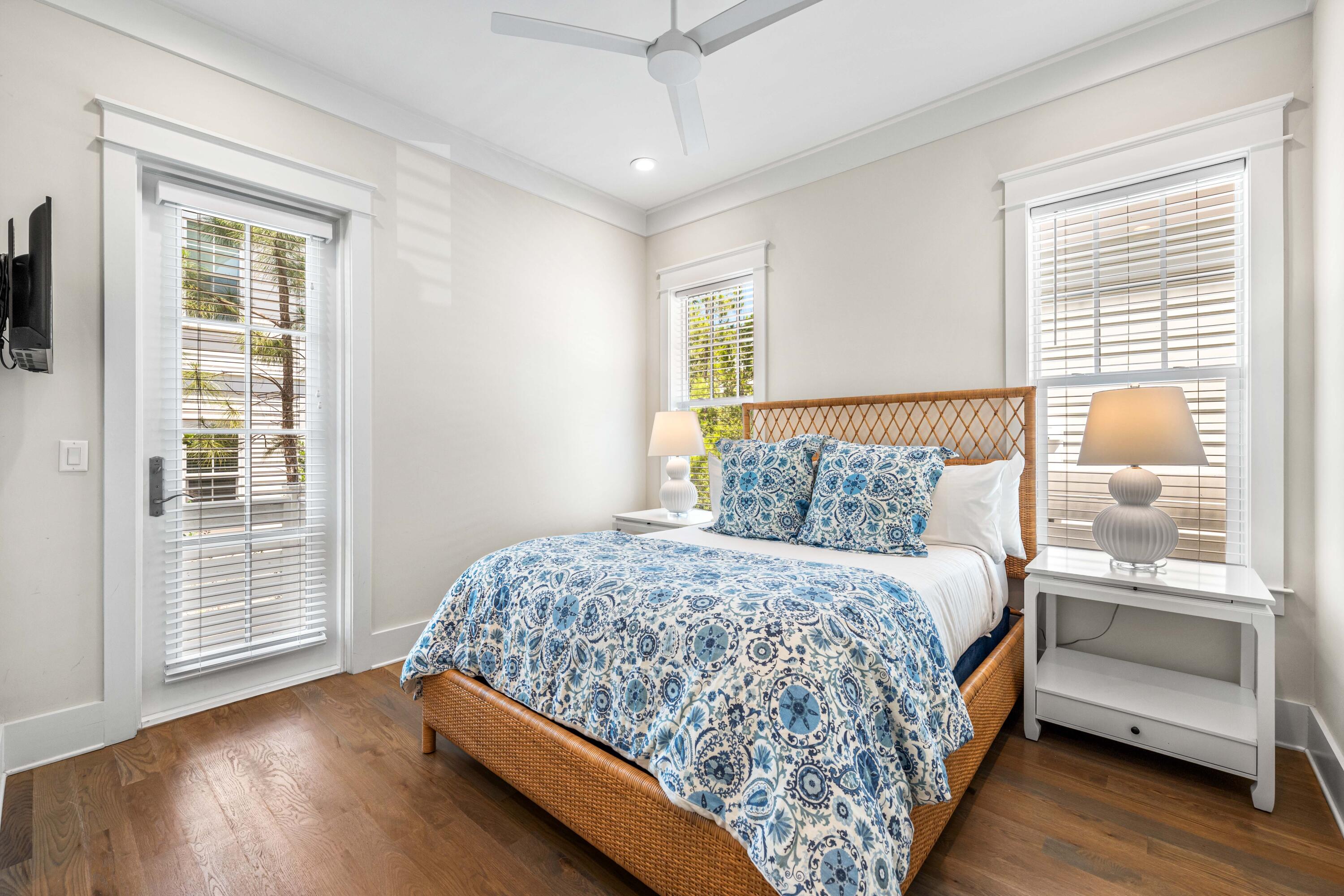 LAKESIDE AT BLUE MOUNTAIN BEACH - Residential