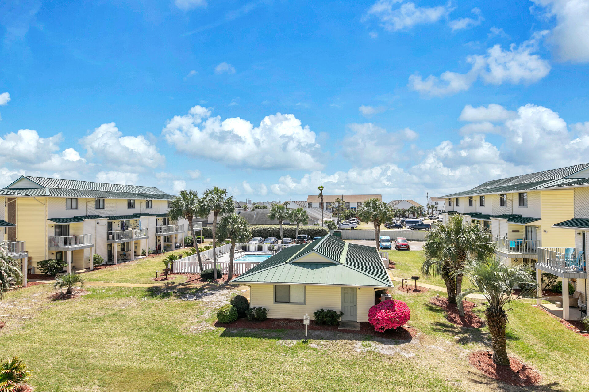 SANDPRINTS CONDO - Residential