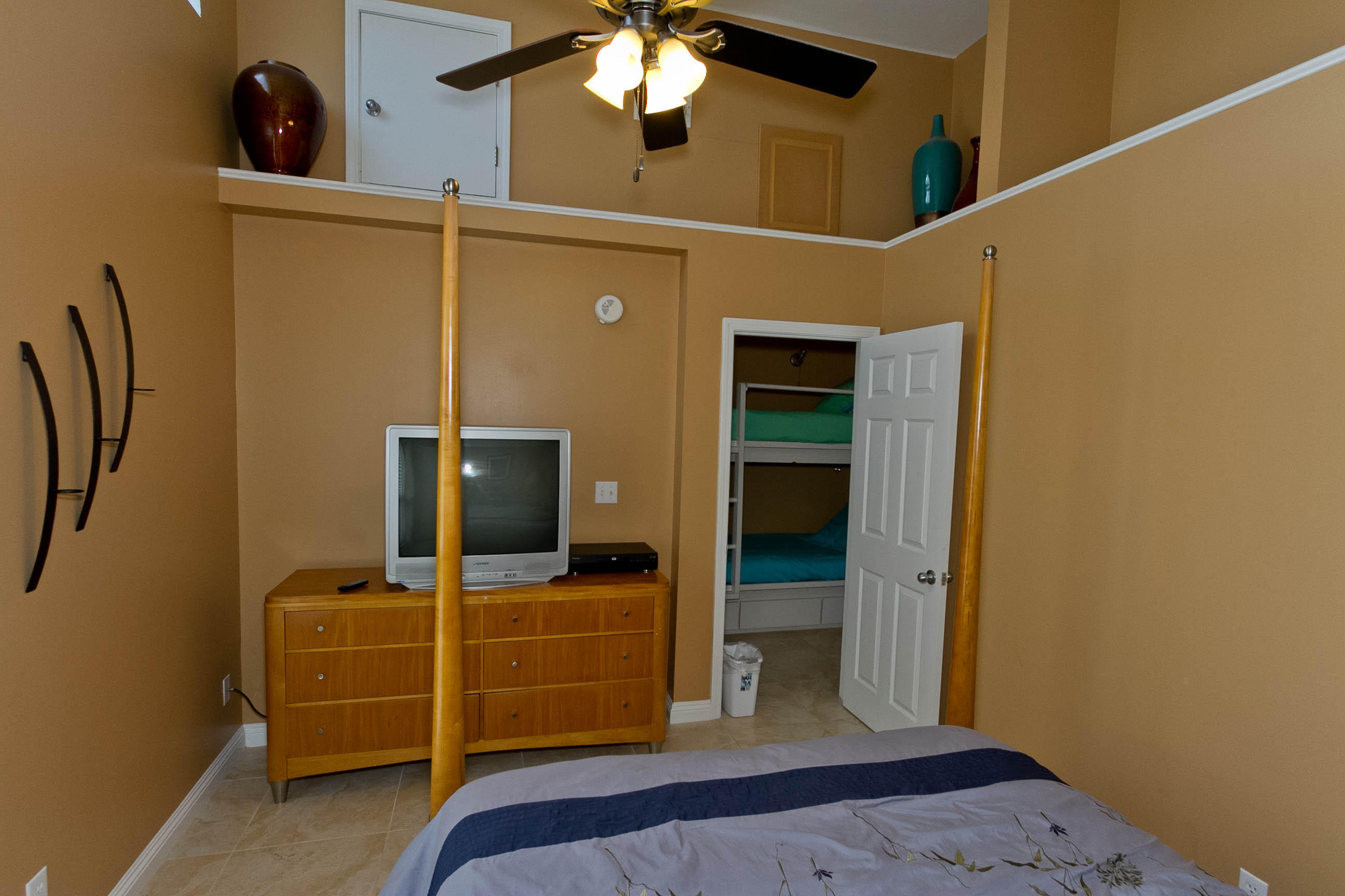 NANTUCKET RAINBOW COTTAGES - Residential