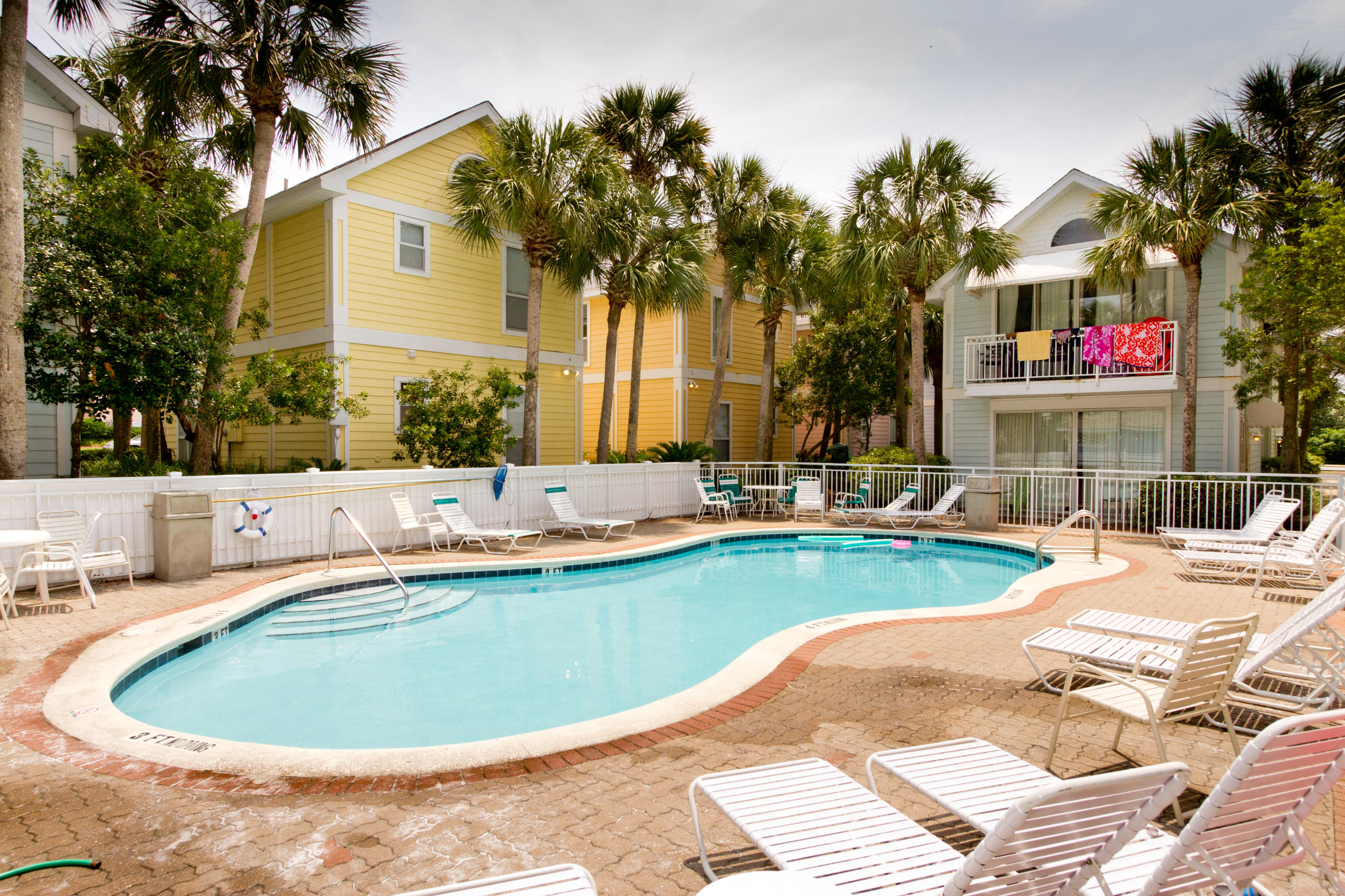 NANTUCKET RAINBOW COTTAGES - Residential