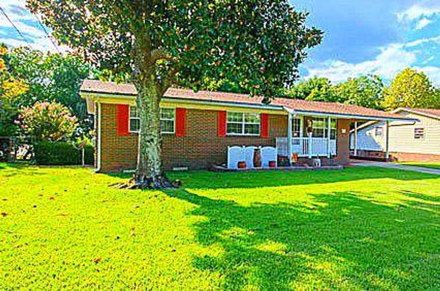 BACK ON MARKET!!! Perfectly Priced 3 Bedroom 2 Bath in the heart of Ft. Walton Beach. Close to shopping and Beaches! This quaint, very well kept, traditional home features Kona Beige Silestone counters, large breakfast bar surrounded by plenty of cabinets, spacious pantry & beautiful porcelain tile floors! Inviting dining area with sunlit refreshing back yard view through the sliding glass doors. Remarkable 200 sqft in the living room! All Gas appliances! Remarkably large bedrooms & Updated bathrooms! Roof 2005, Hot water Heater 2004, AC/Heater 2012, Double Pane Windows 2001. Exterior Features include sophisticated green lavish lawn, elegant landscape features surround lovely painted front porch. You will love the shady Azek back porch!