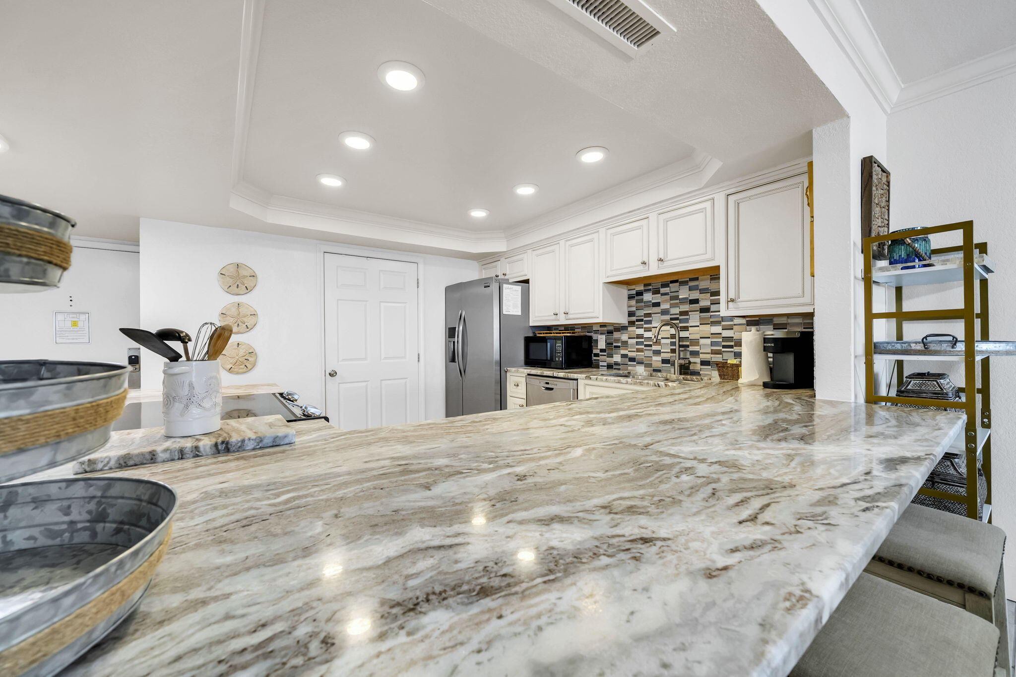 SHORELINE TOWERS 2 - Residential