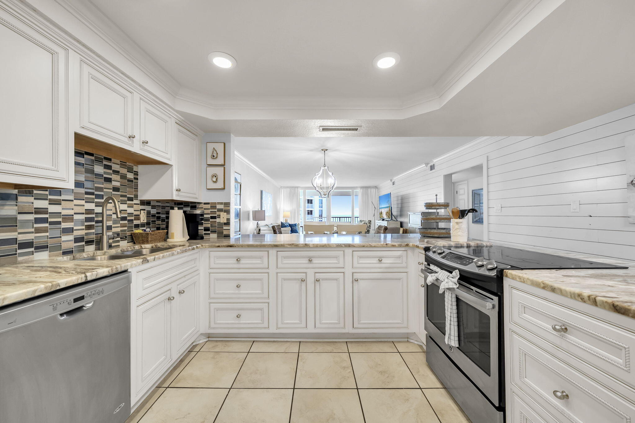 SHORELINE TOWERS 2 - Residential