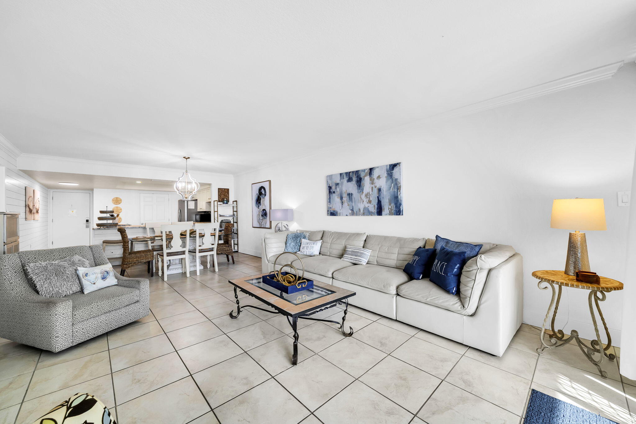 SHORELINE TOWERS 2 - Residential