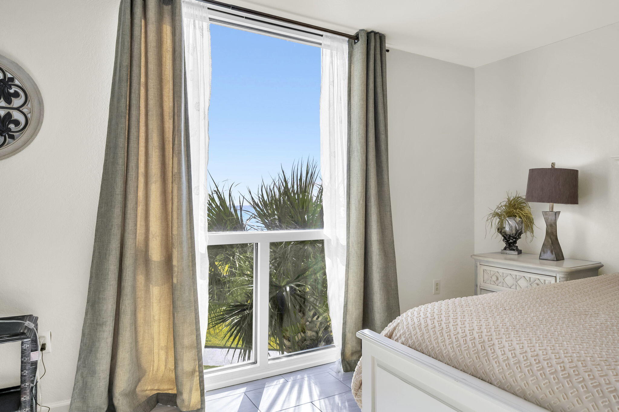 SHORELINE TOWERS 2 - Residential