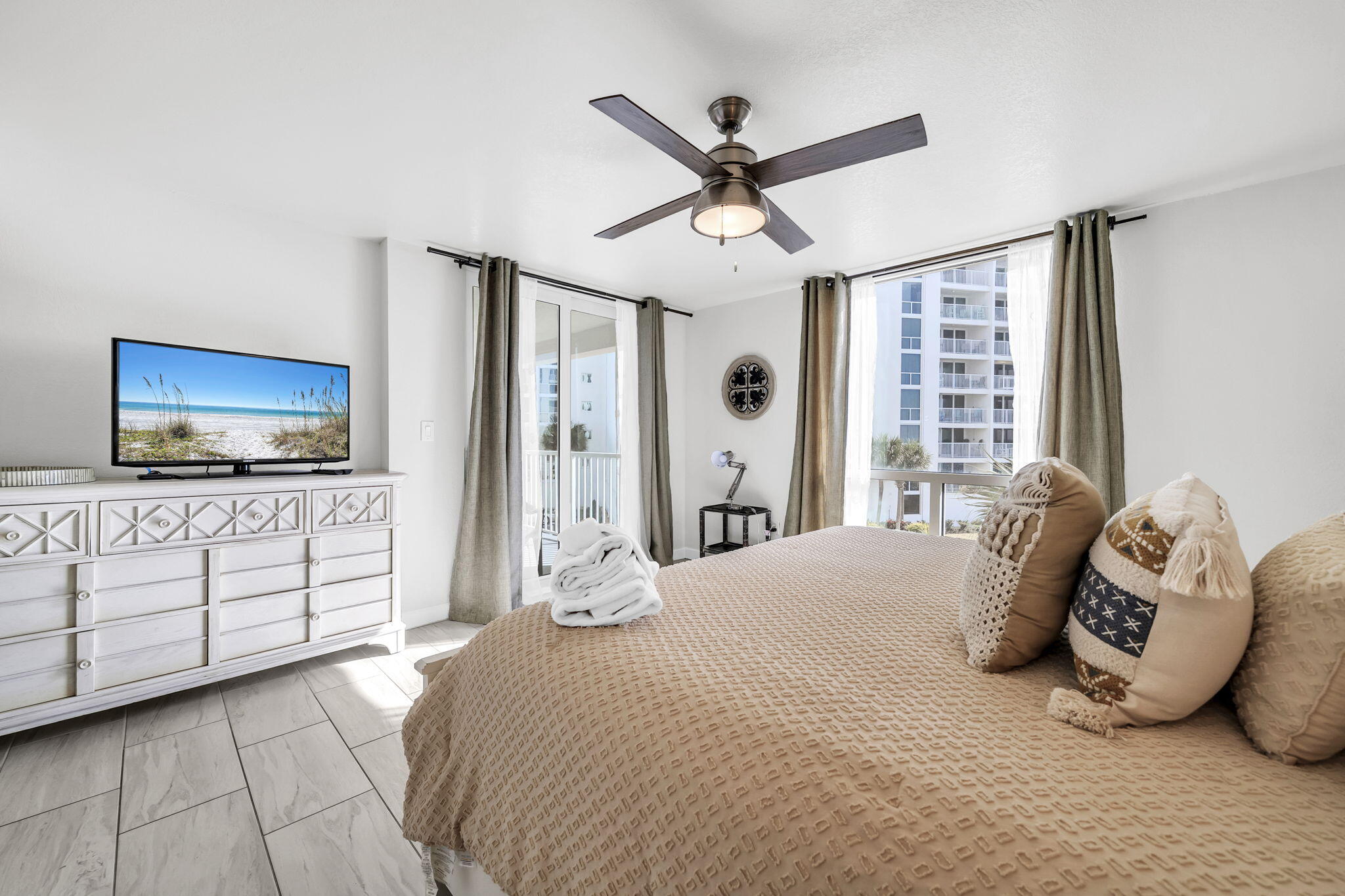 SHORELINE TOWERS 2 - Residential