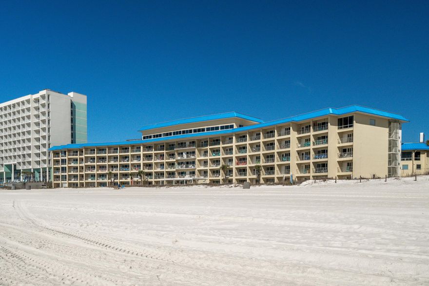 Great deal on a BEACH FRONT condo in Panama City Beach, Florida!!  Continental 106 is ground floor and will be a great second home or rental condo for someone! This condo will not last long! Call your Realtor to schedule a showing TODAY!