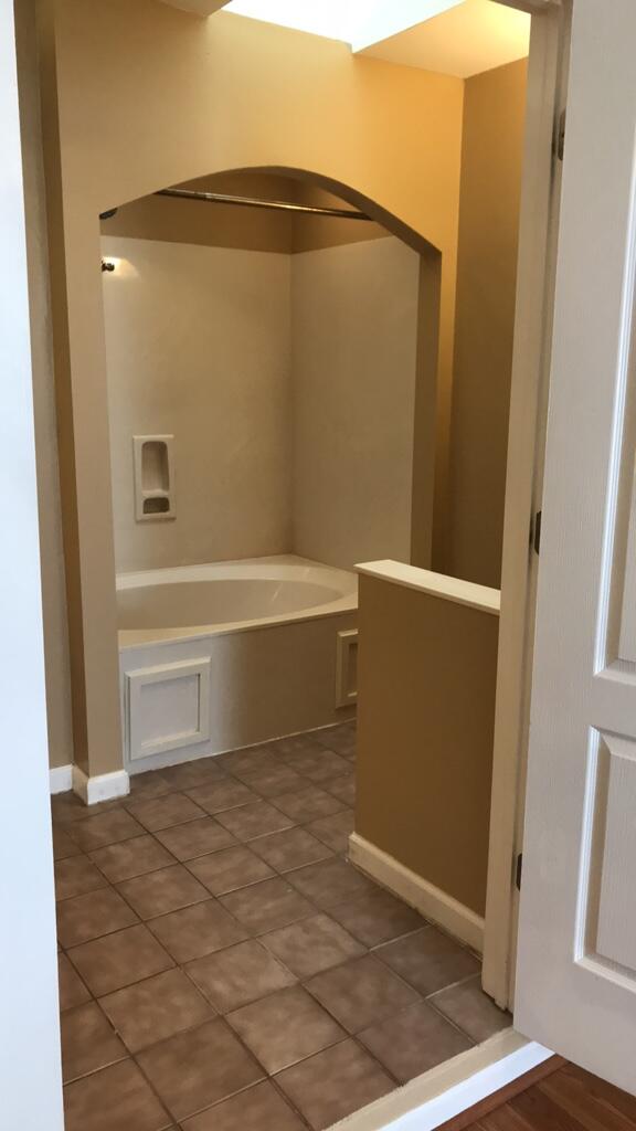 LIVE OAK MANORS - Residential Lease
