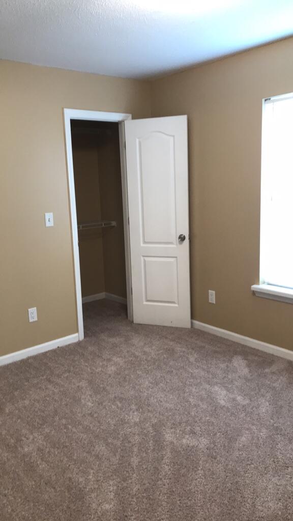 LIVE OAK MANORS - Residential Lease
