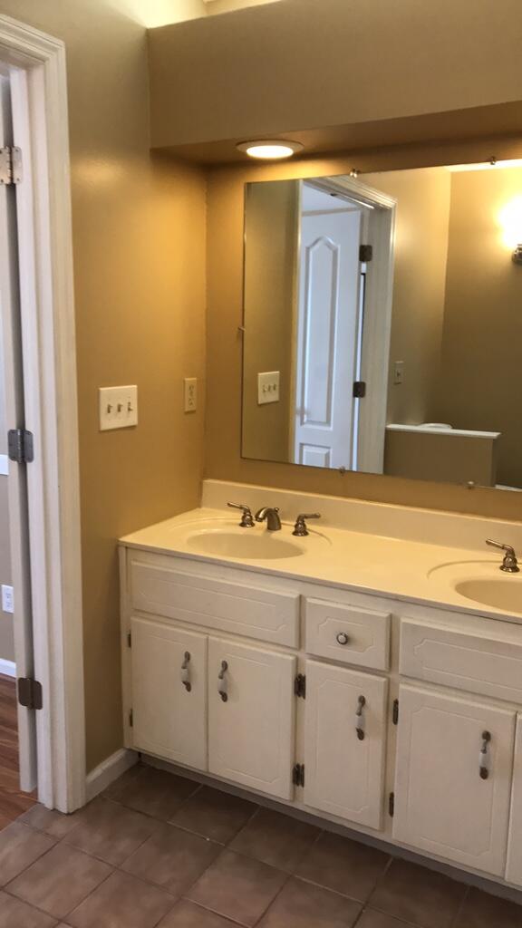 LIVE OAK MANORS - Residential Lease
