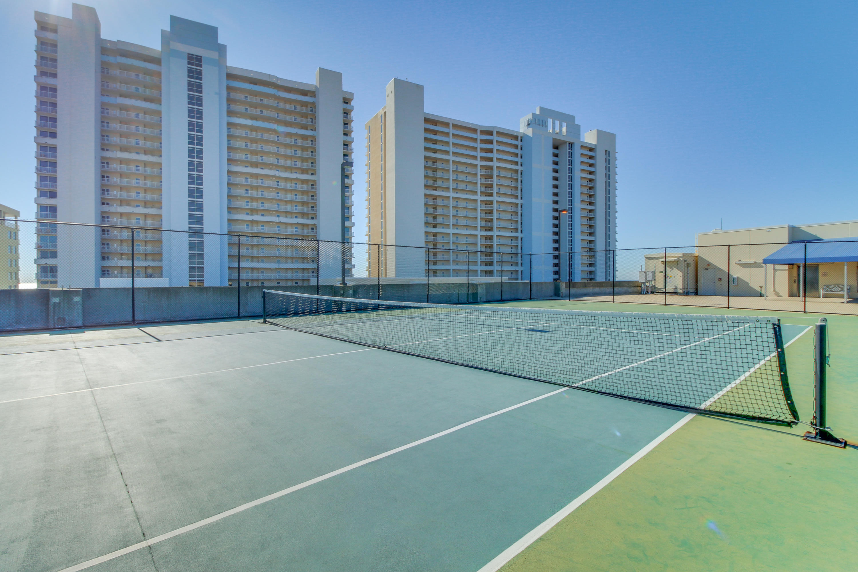 MAJESTIC BEACH TOWERS I - Residential