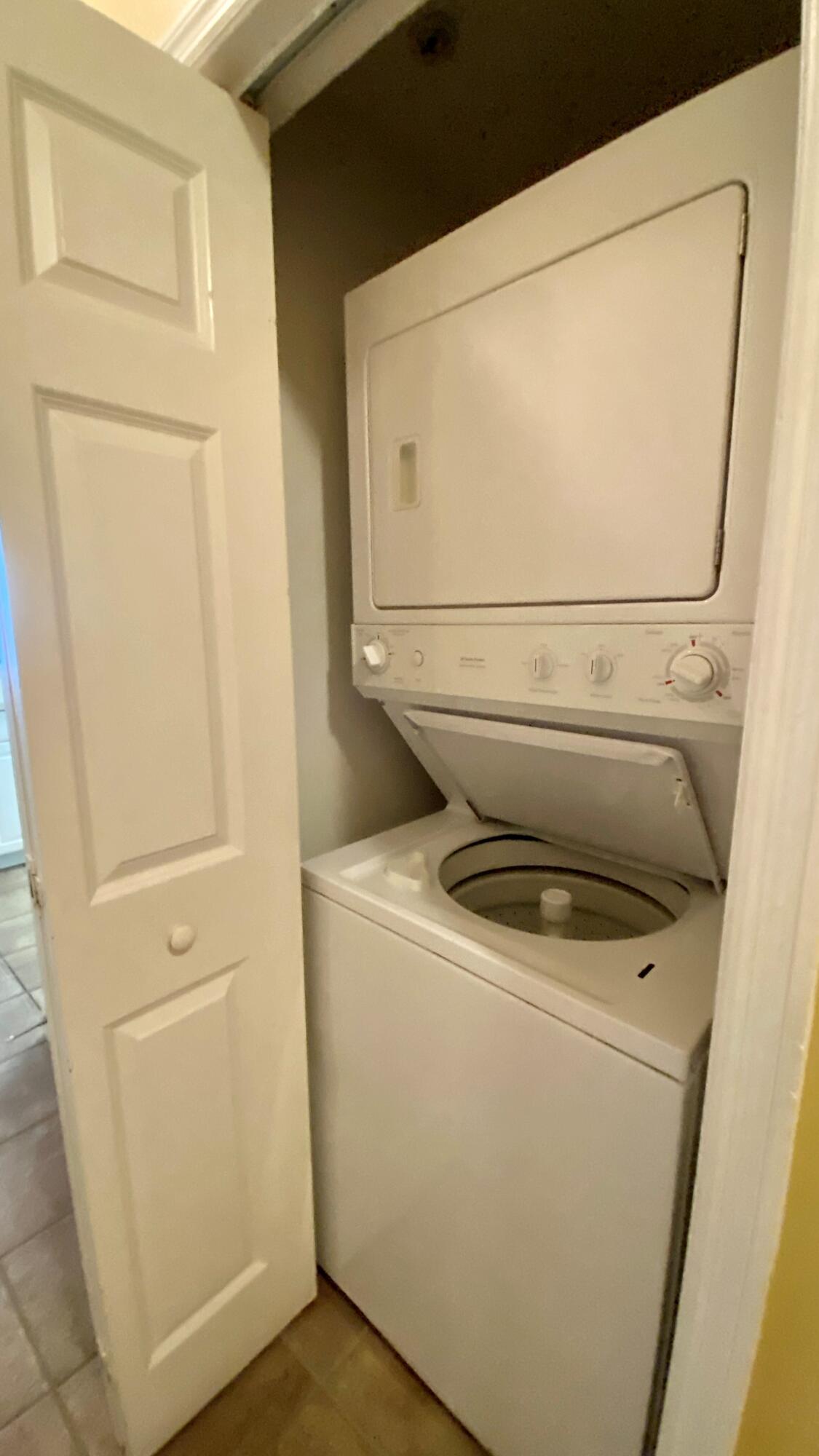 MAJESTIC BEACH TOWERS I - Residential