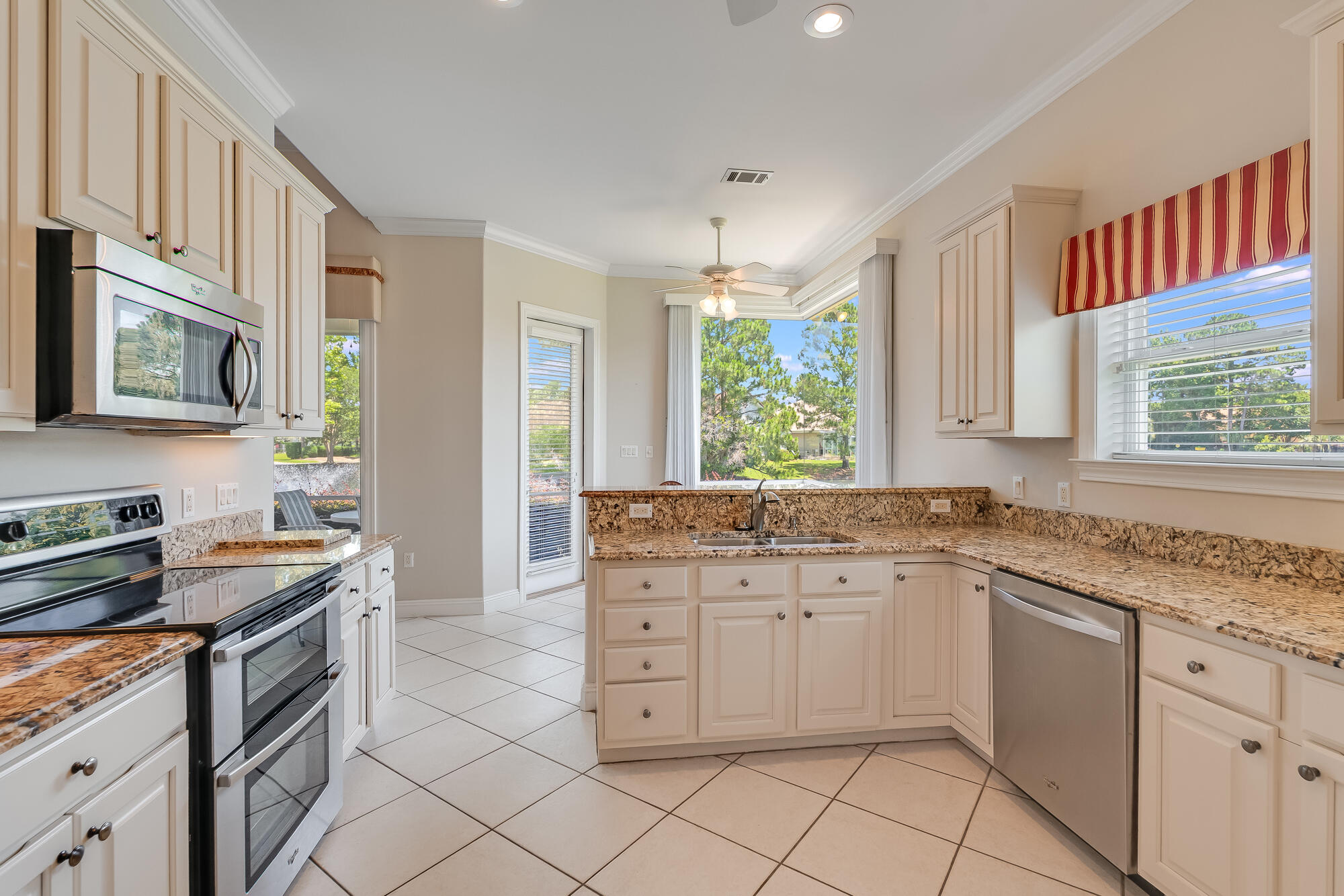 EMERALD LAKES PH 2 - Residential