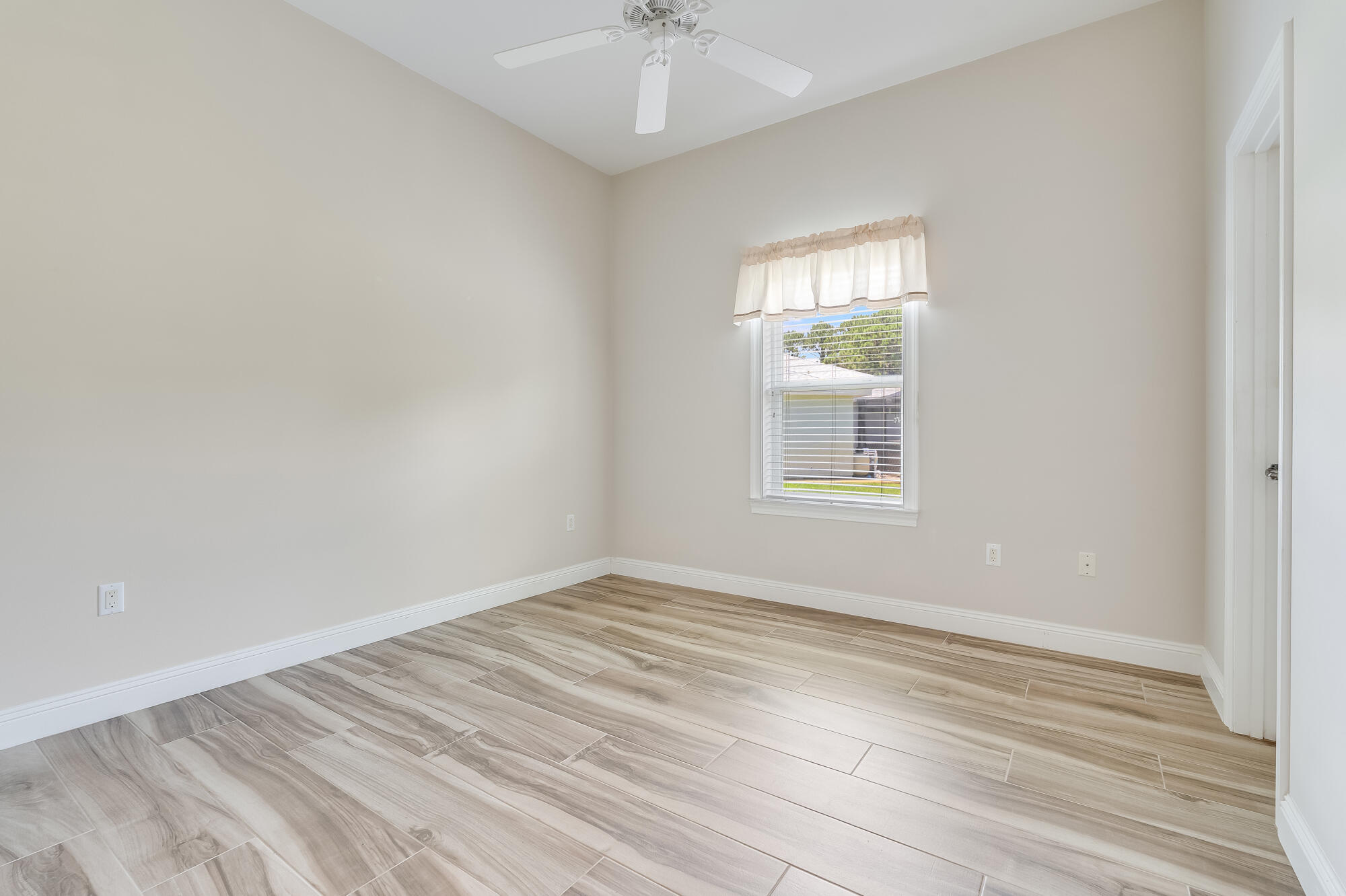EMERALD LAKES PH 2 - Residential