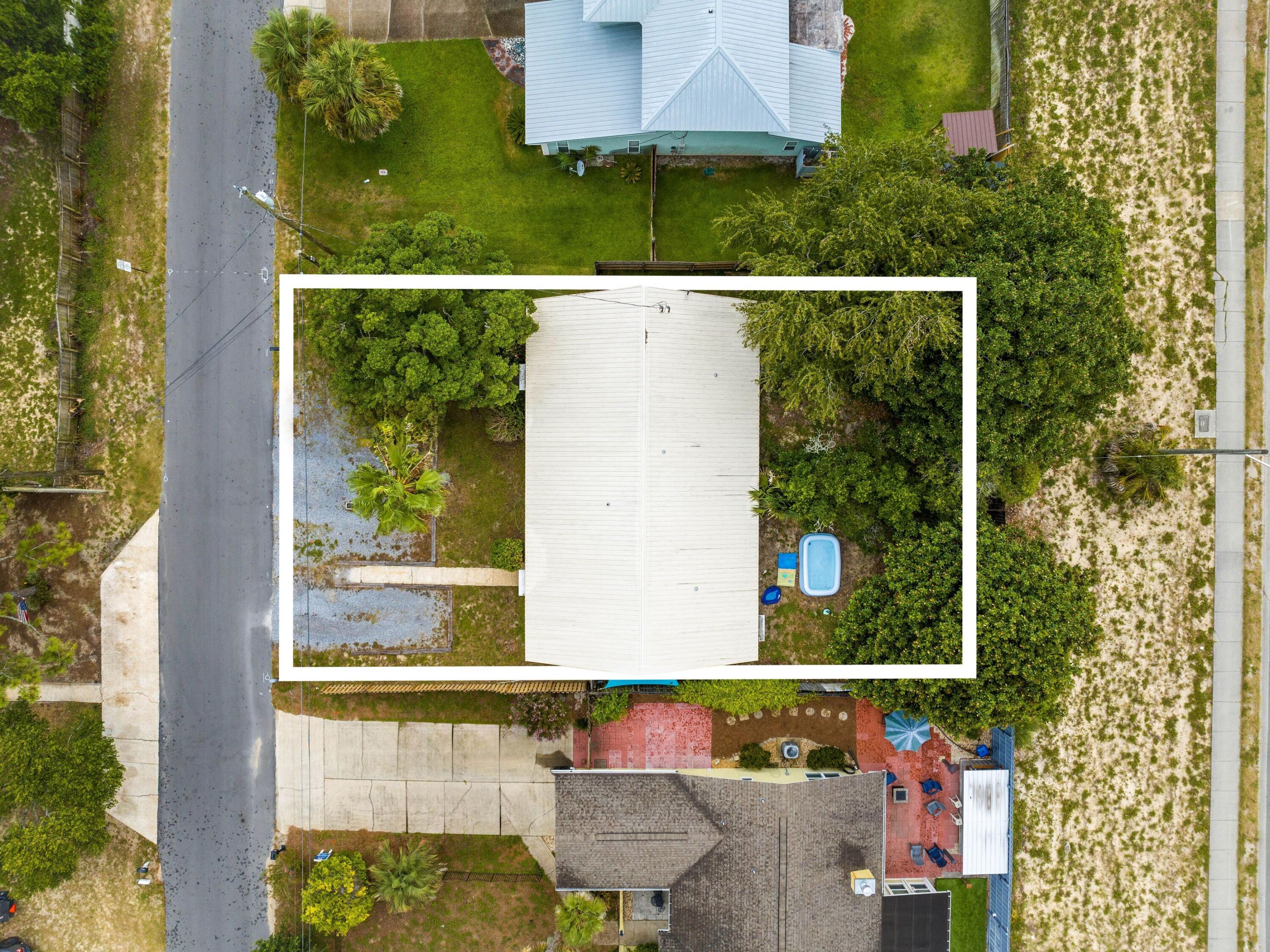 LAKESIDE VILLAS - Residential