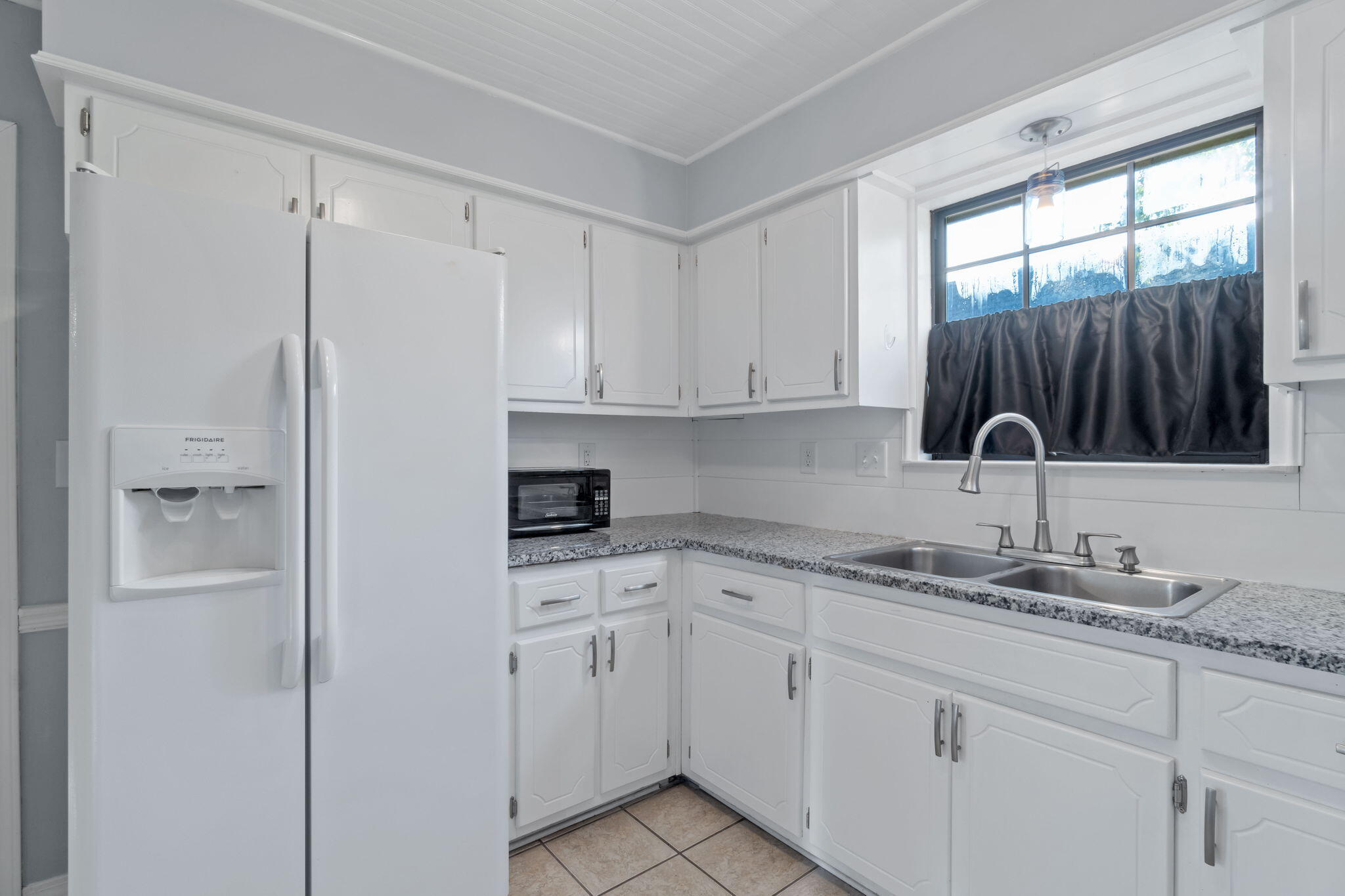COUNTRYVIEW ESTATES 3RD ADDN - Residential Lease