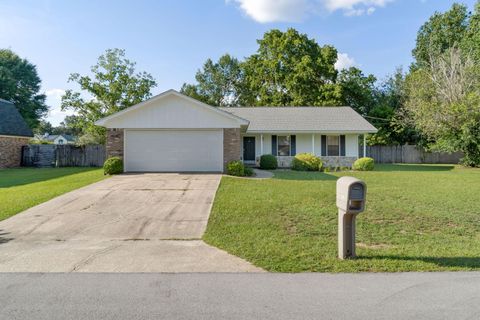 Photo of 502 Krest Drive, Crestview, FL 32536 (MLS # 988387)