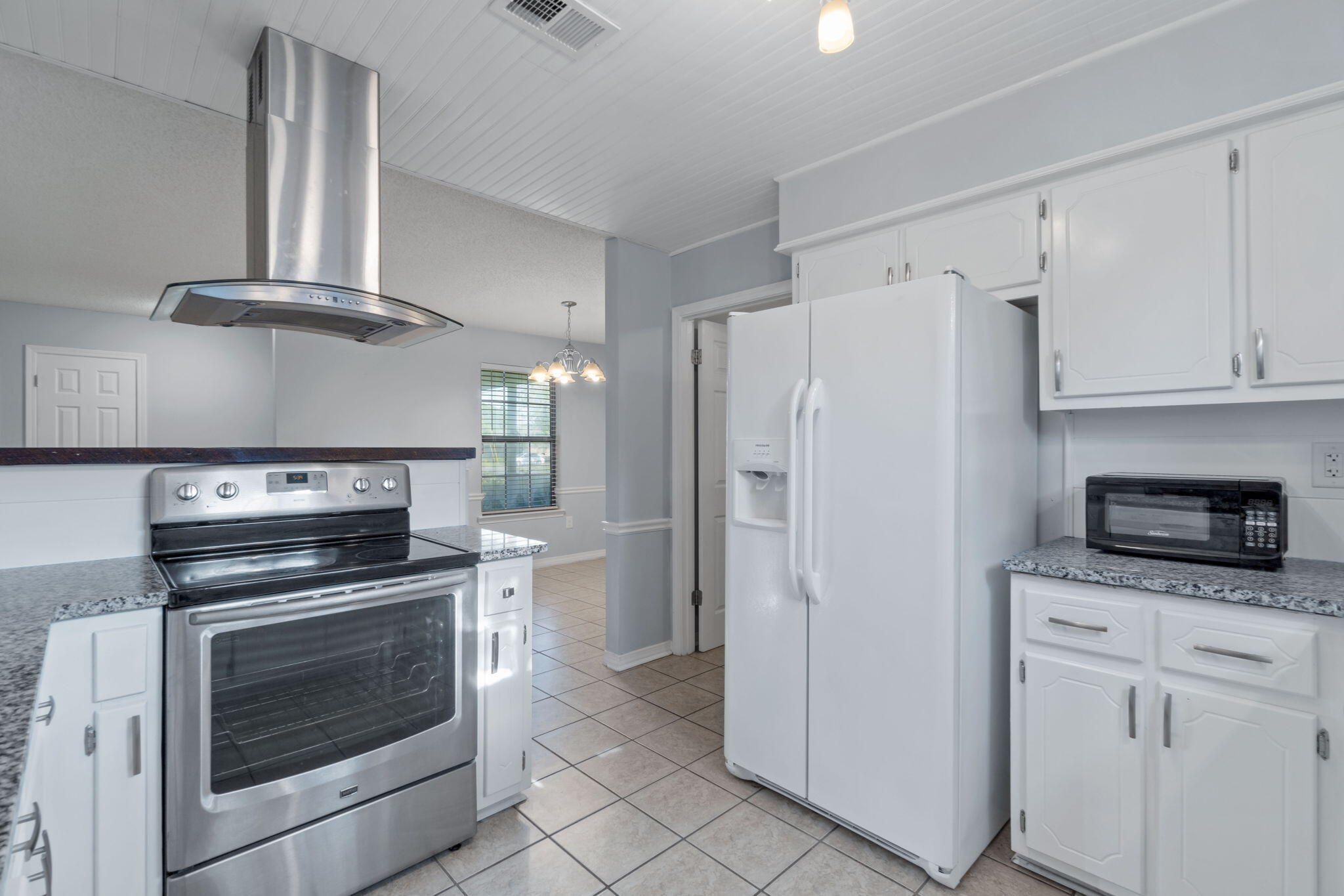 COUNTRYVIEW ESTATES 3RD ADDN - Residential Lease