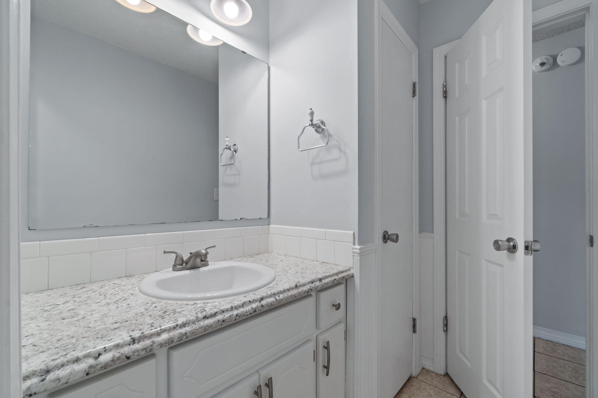 COUNTRYVIEW ESTATES 3RD ADDN - Residential Lease