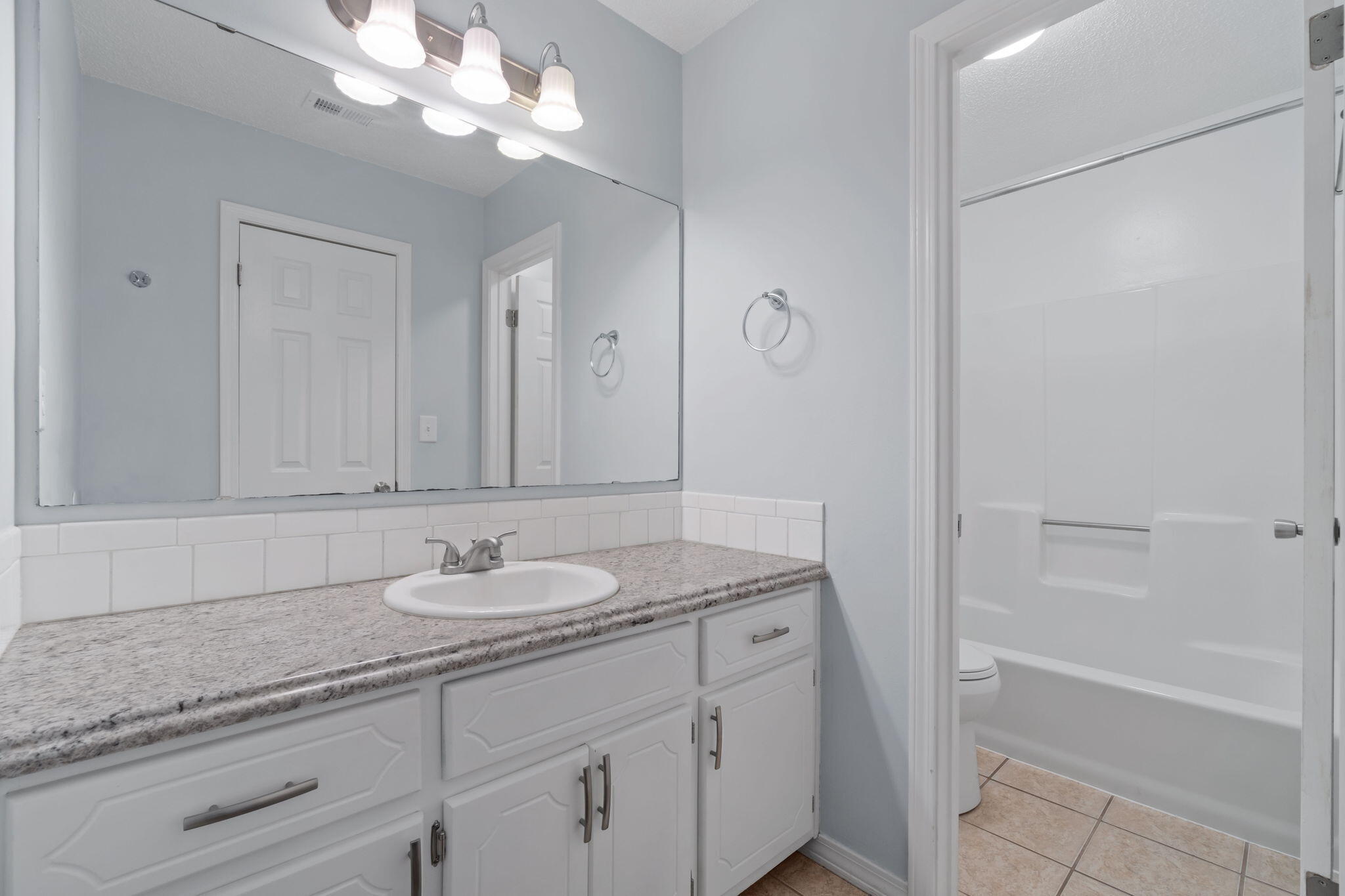 COUNTRYVIEW ESTATES 3RD ADDN - Residential Lease